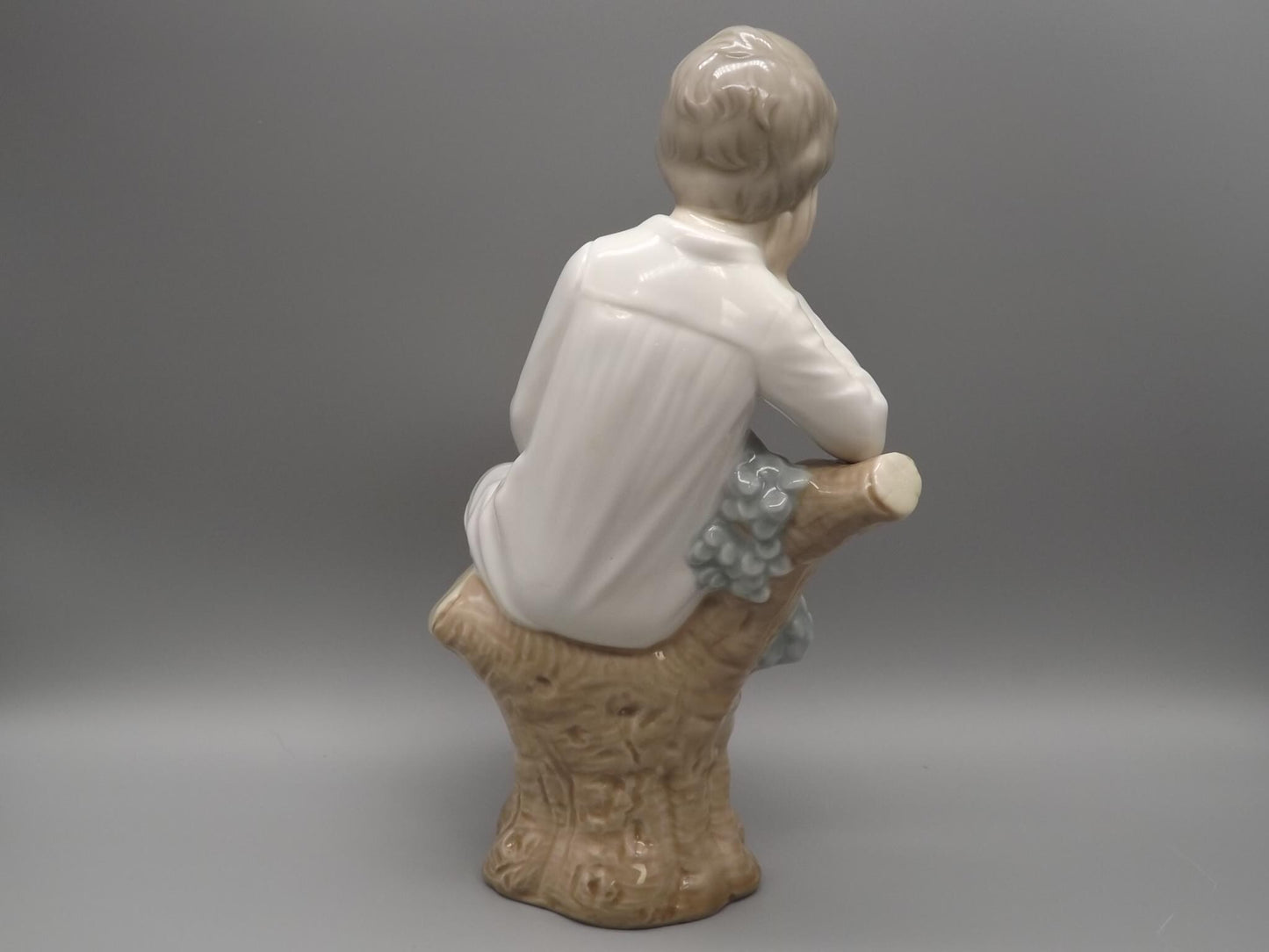 Vintage Lladro "Thinker, Little Boy" Figurine #4876 (1974) with Original Box