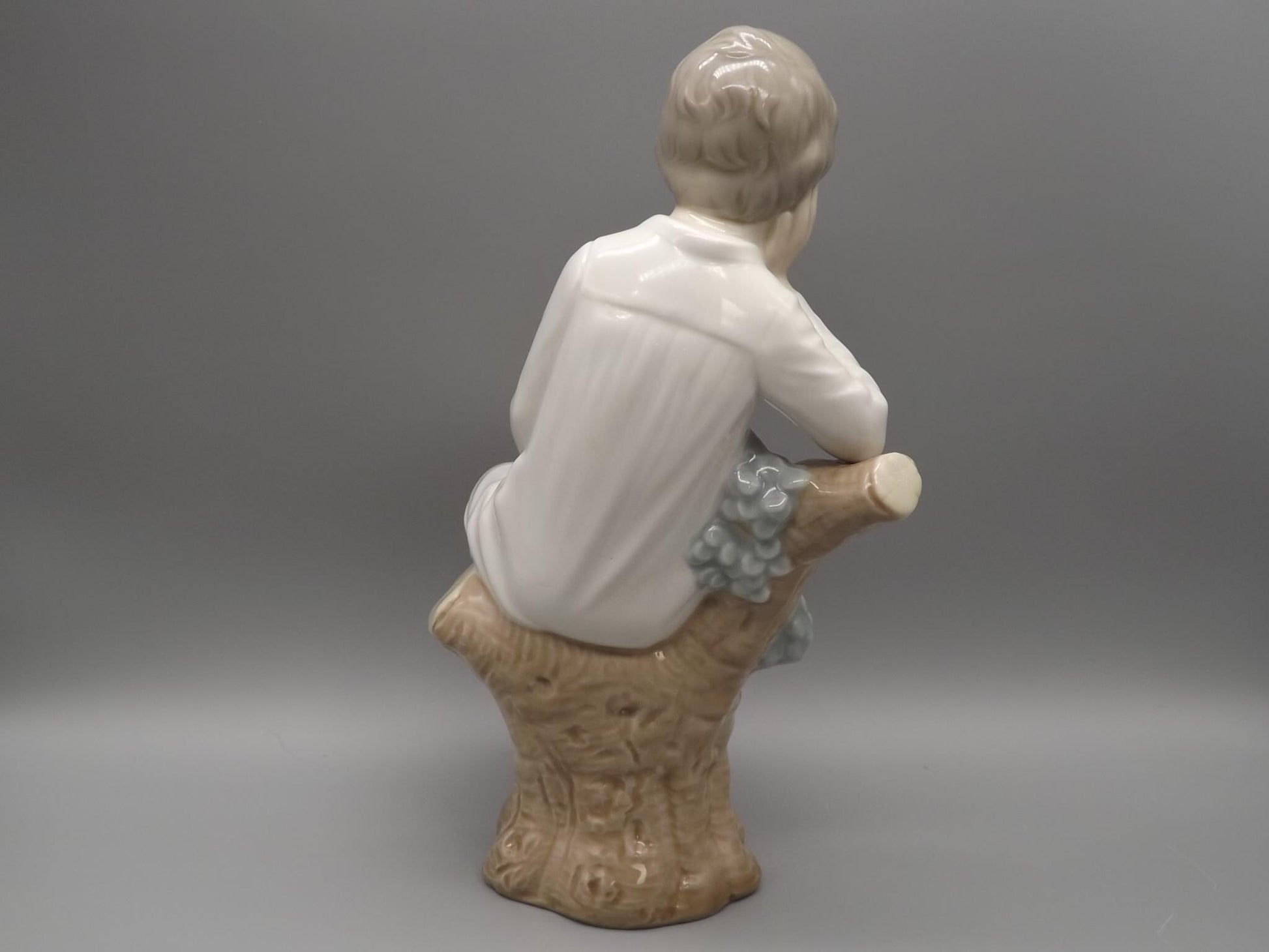 Vintage Lladro "Thinker, Little Boy" Figurine #4876 (1974) with Original Box