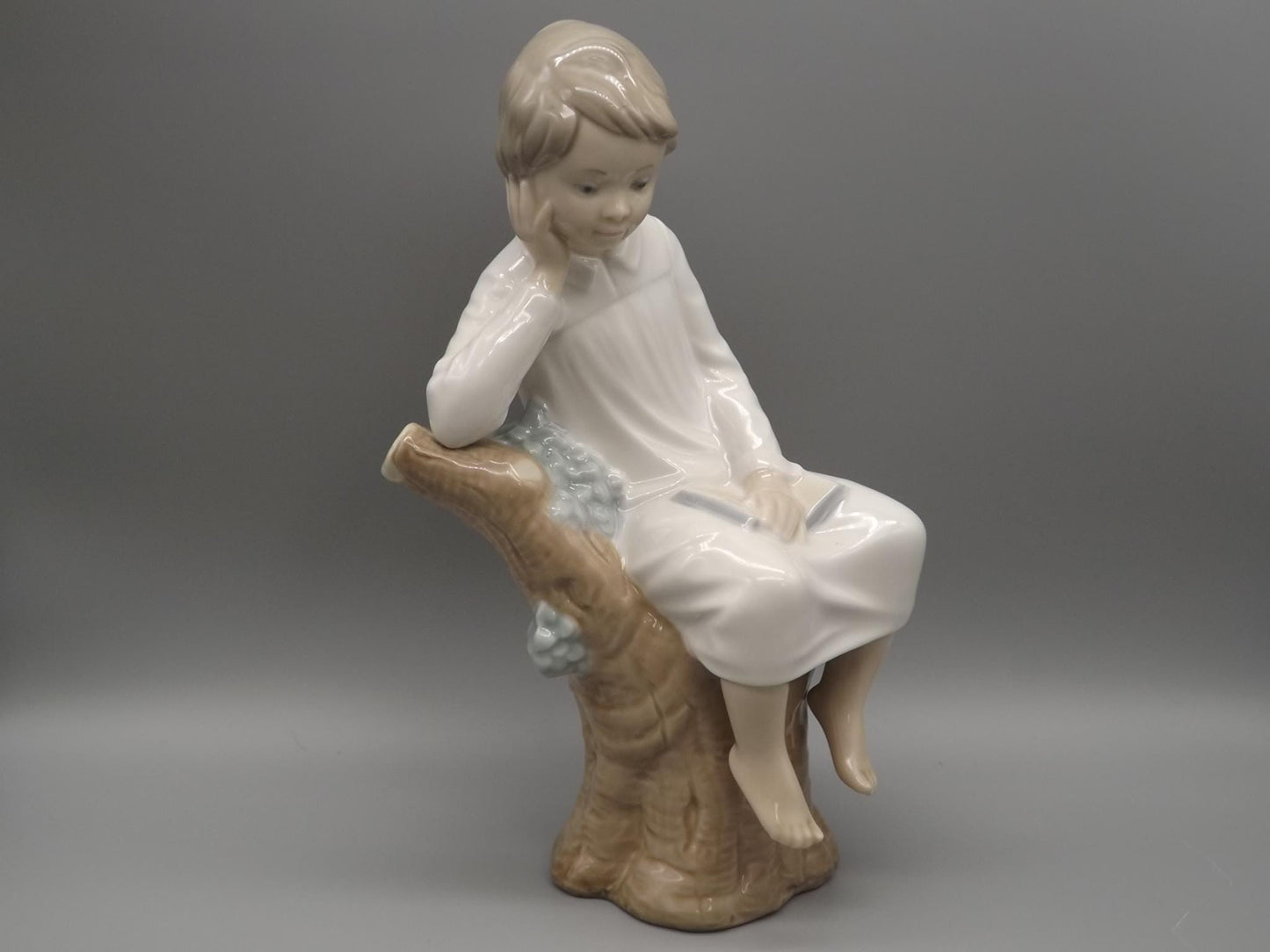 Vintage Lladro "Thinker, Little Boy" Figurine #4876 (1974) with Original Box