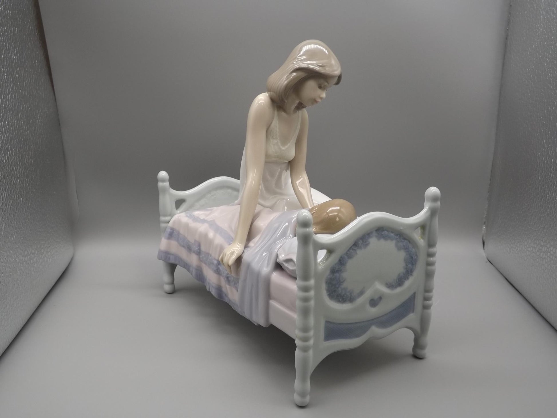 Vintage Lladro "Sleep Tight" Figurine #5900: Mother and Son, 1992