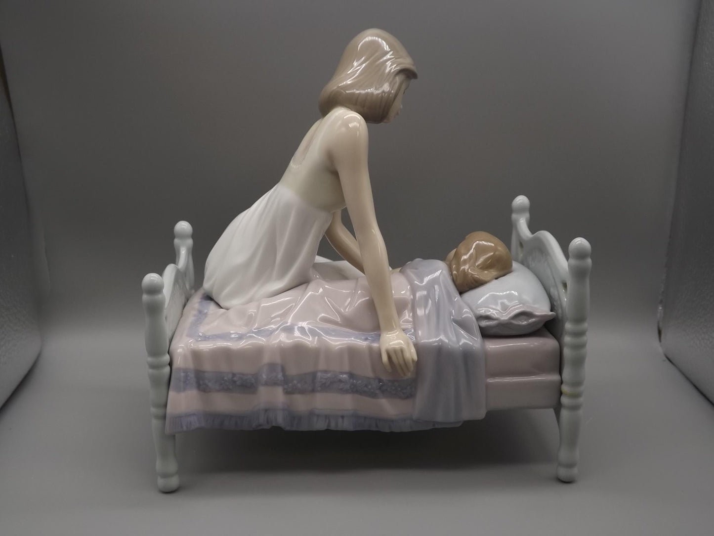 Vintage Lladro "Sleep Tight" Figurine #5900: Mother and Son, 1992