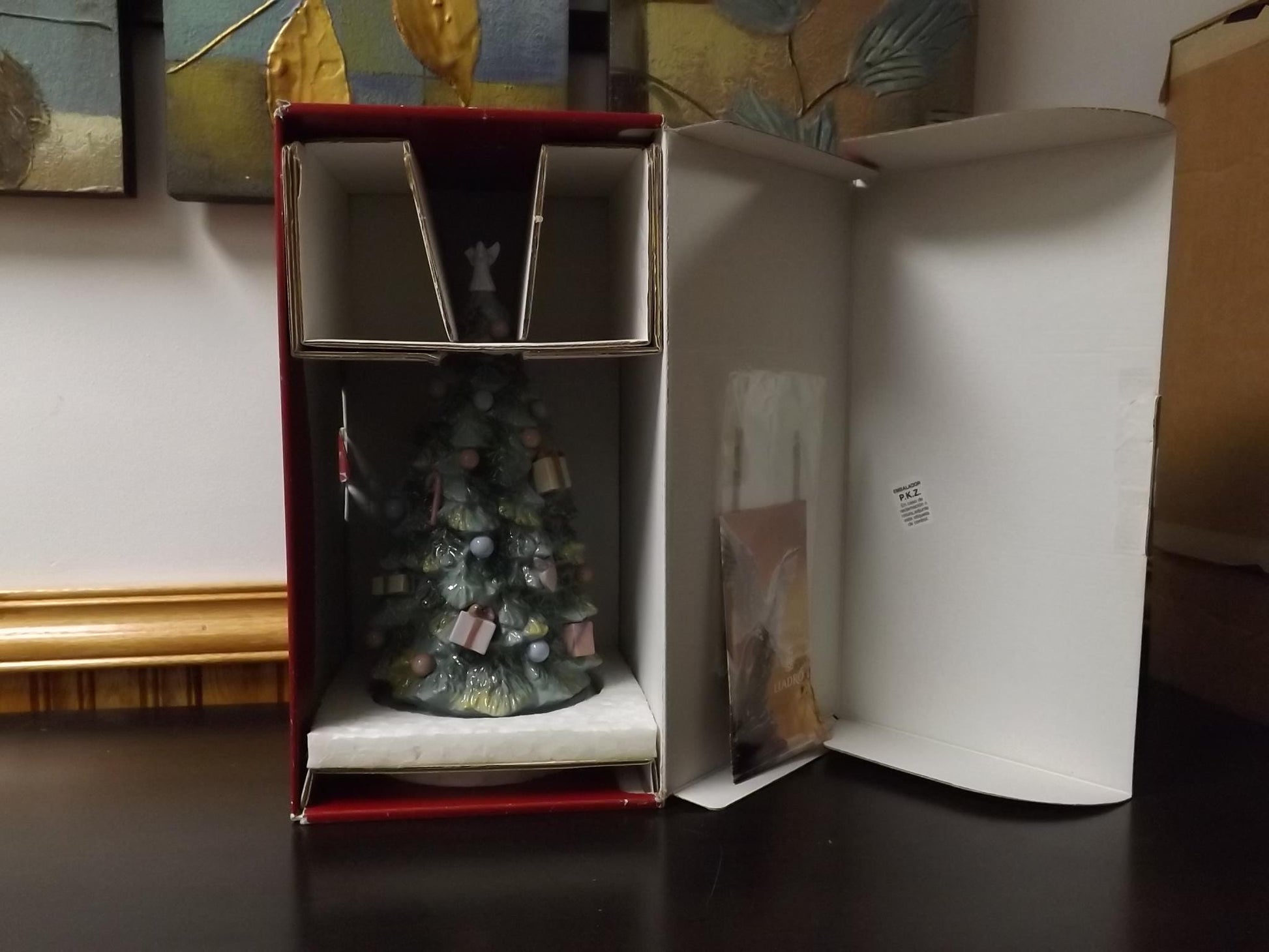 Vintage Lladro "Christmas is Here" Figurine #6670 (2000) with Box. Damaged wing.