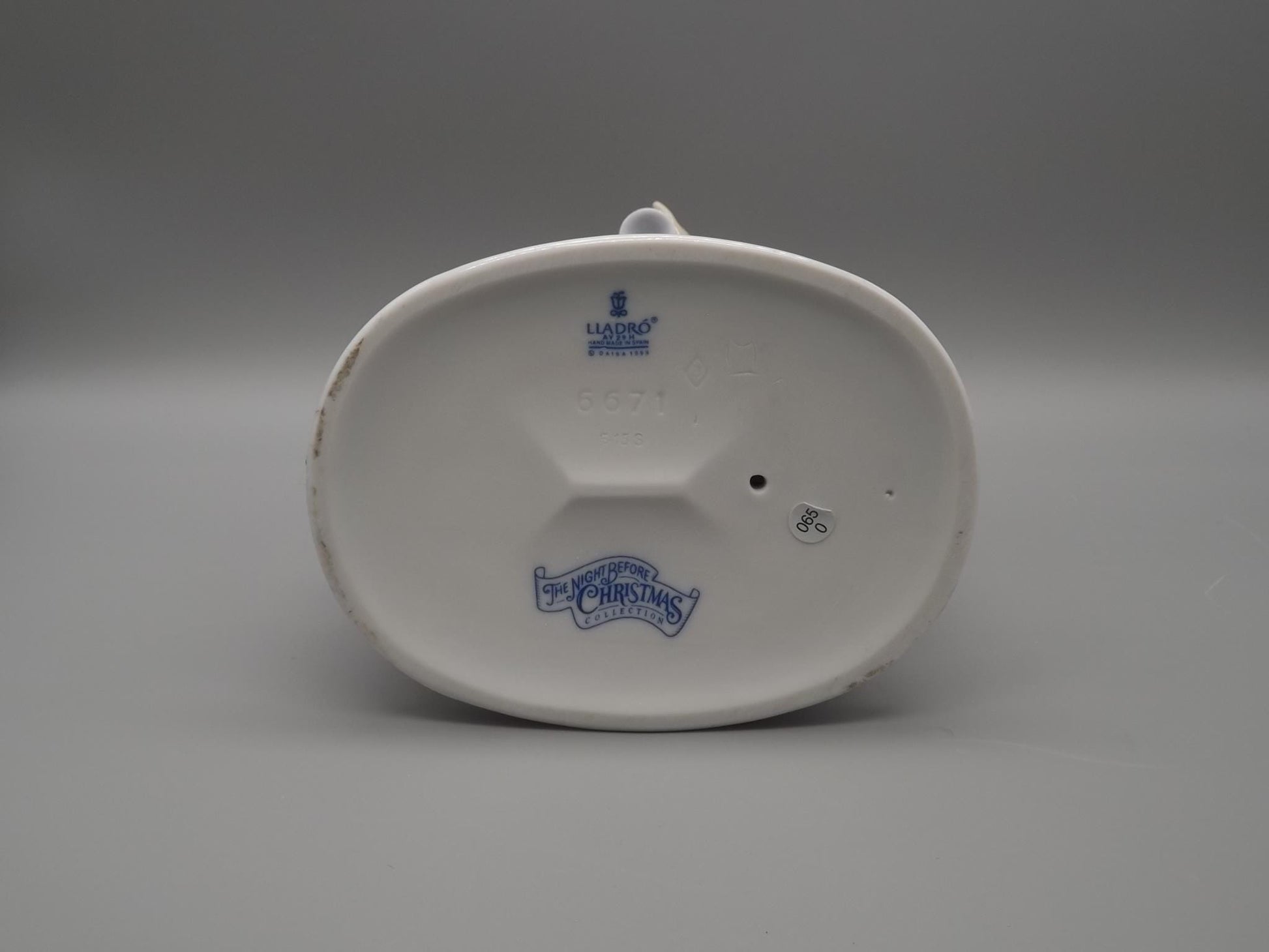 Vintage Lladro "Ringing in the Season" Figurine #6671 (2000) with Box.