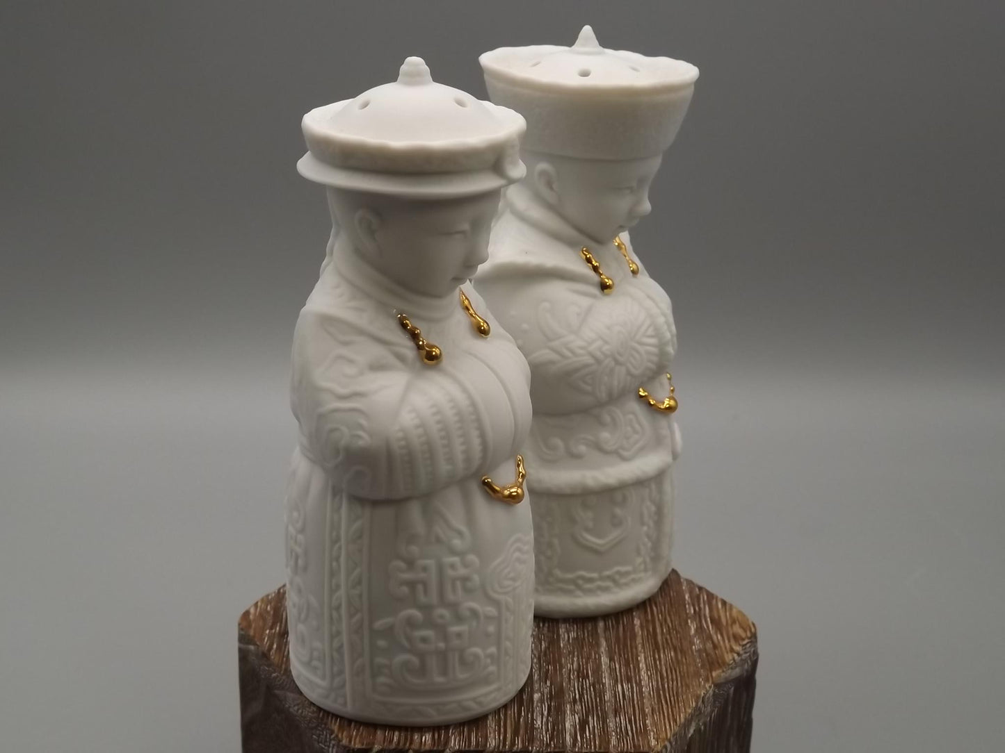 Vintage Lladro Oriental Salt & Pepper Shakers - Privilege Gold Series