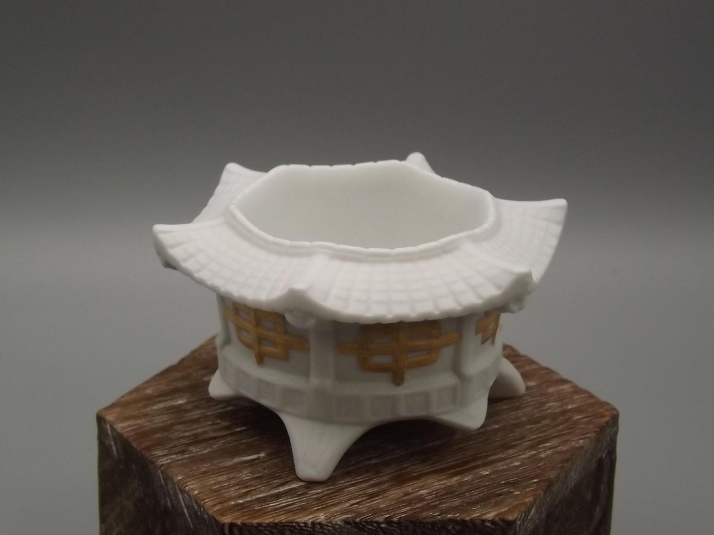 Vintage Lladro Privilege Gold Pagoda Tea Light Set: Mediterranean Beach Candles, Original Box