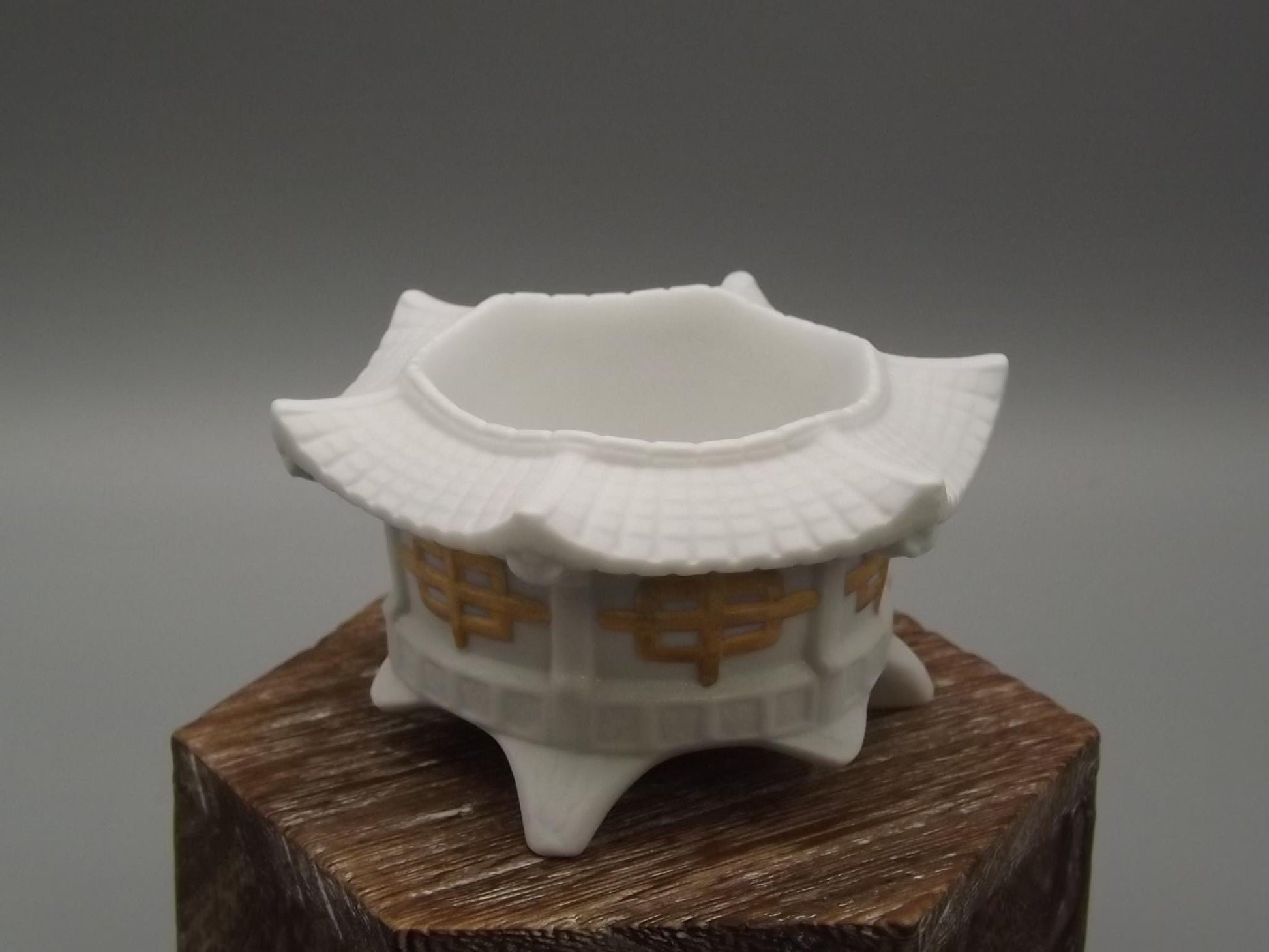 Vintage Lladro Privilege Gold Pagoda Tea Light Set: Mediterranean Beach Candles, Original Box