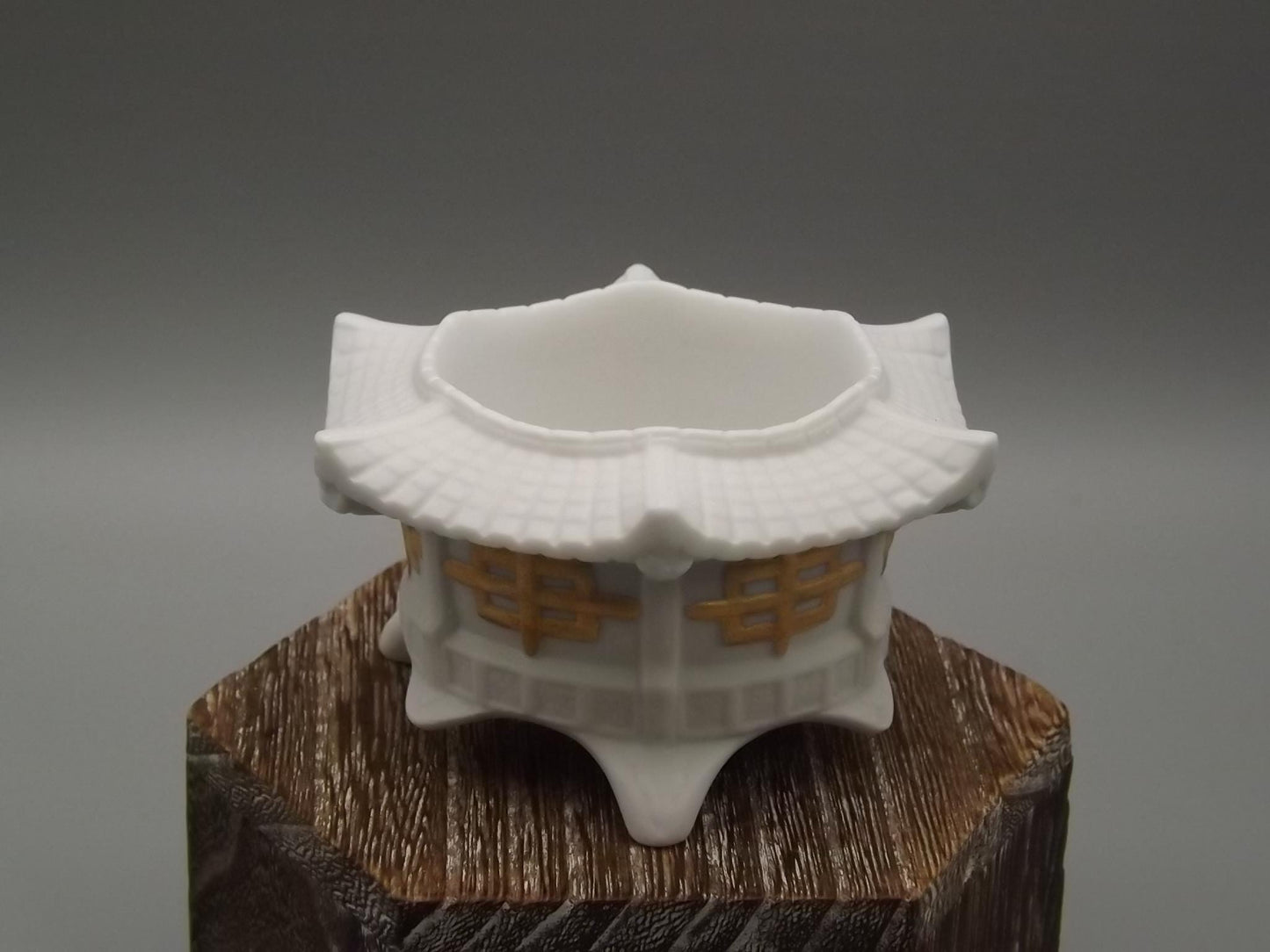 Vintage Lladro Privilege Gold Pagoda Tea Light Set: Mediterranean Beach Candles, Original Box