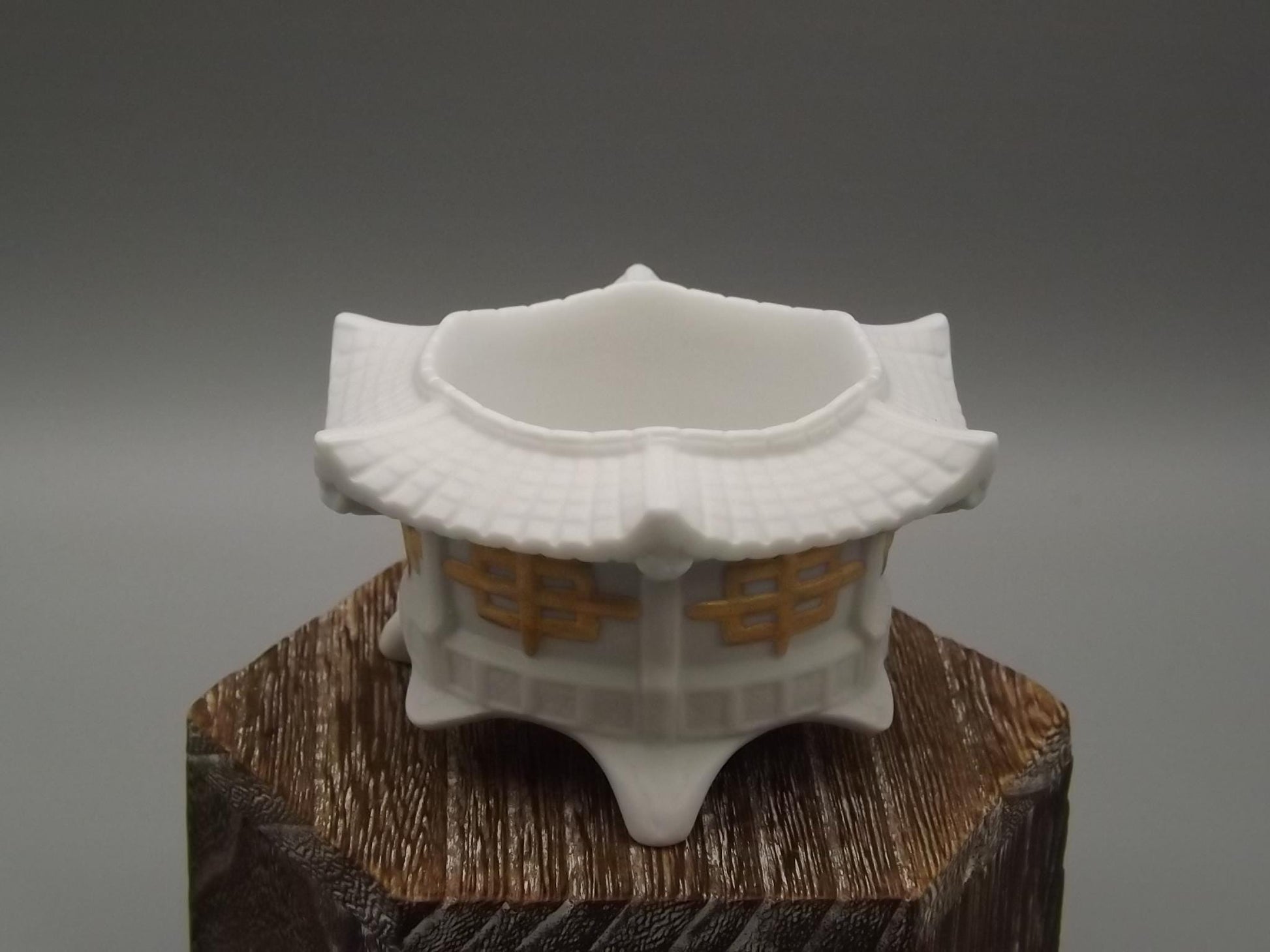 Vintage Lladro Privilege Gold Pagoda Tea Light Set: Mediterranean Beach Candles, Original Box