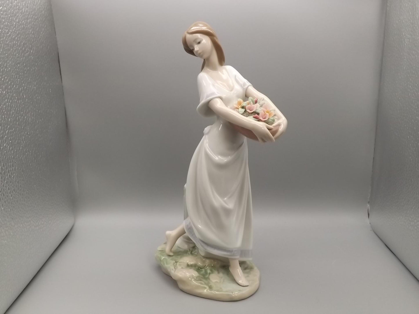 Vintage Lladro "Gardens of Athens" Figurine #7704 - Young Lady with Flowers