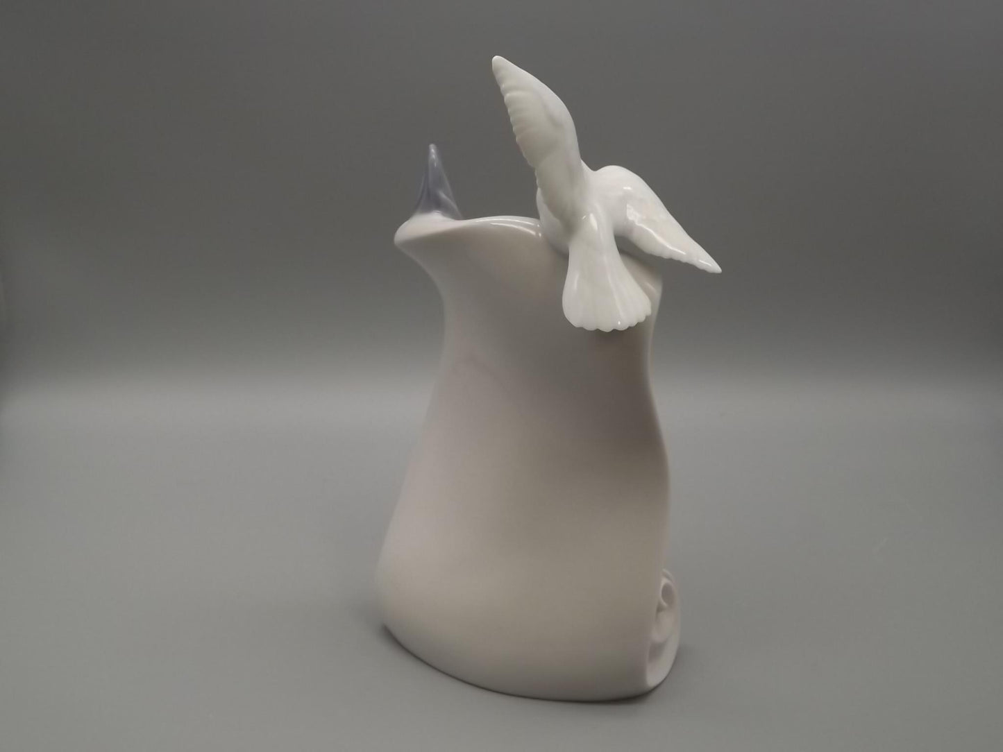 Vintage Lladro Society Figurine: Art Brings Us Together, Dove & Scroll #7767