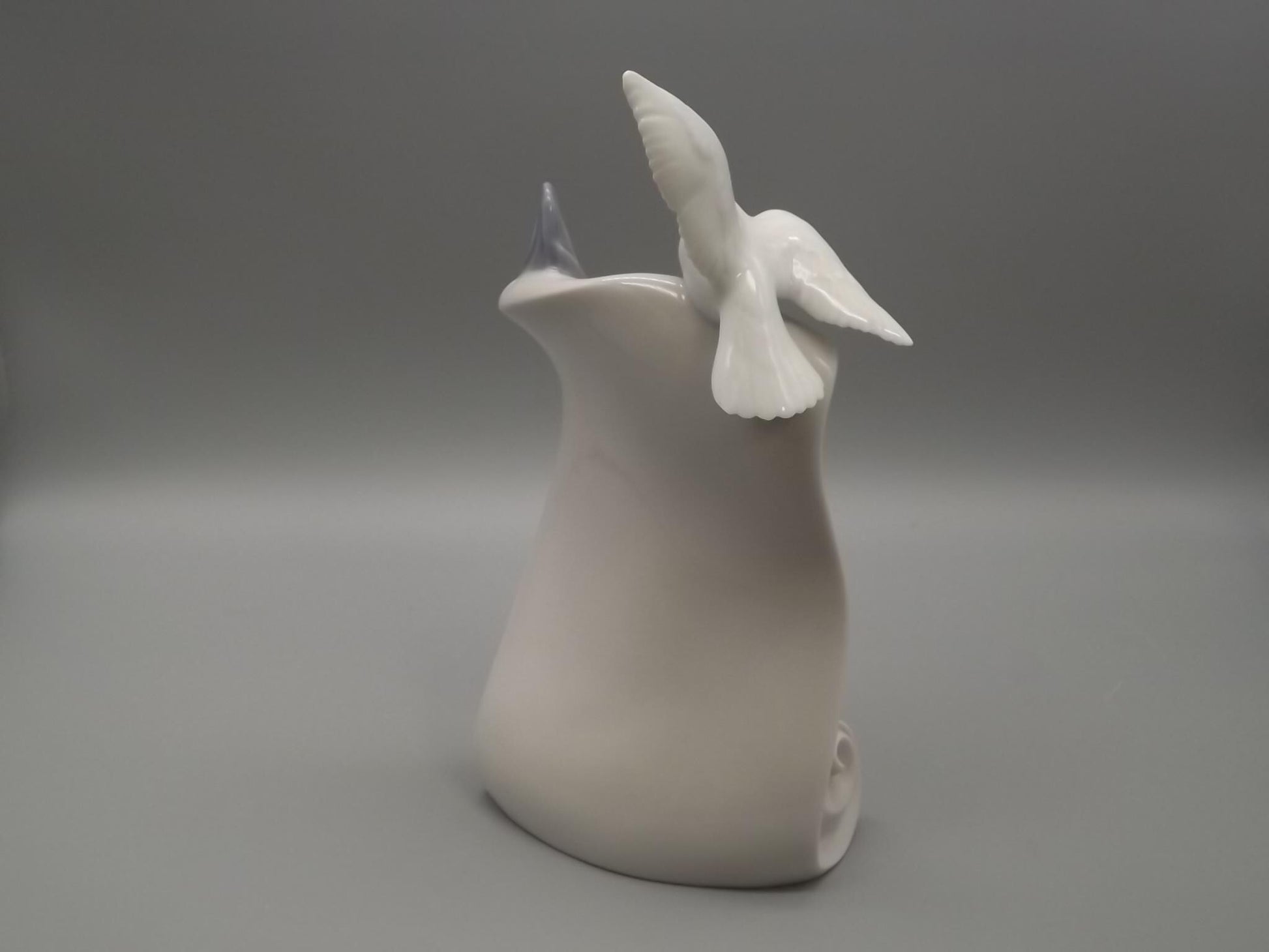 Vintage Lladro Society Figurine: Art Brings Us Together, Dove & Scroll #7767