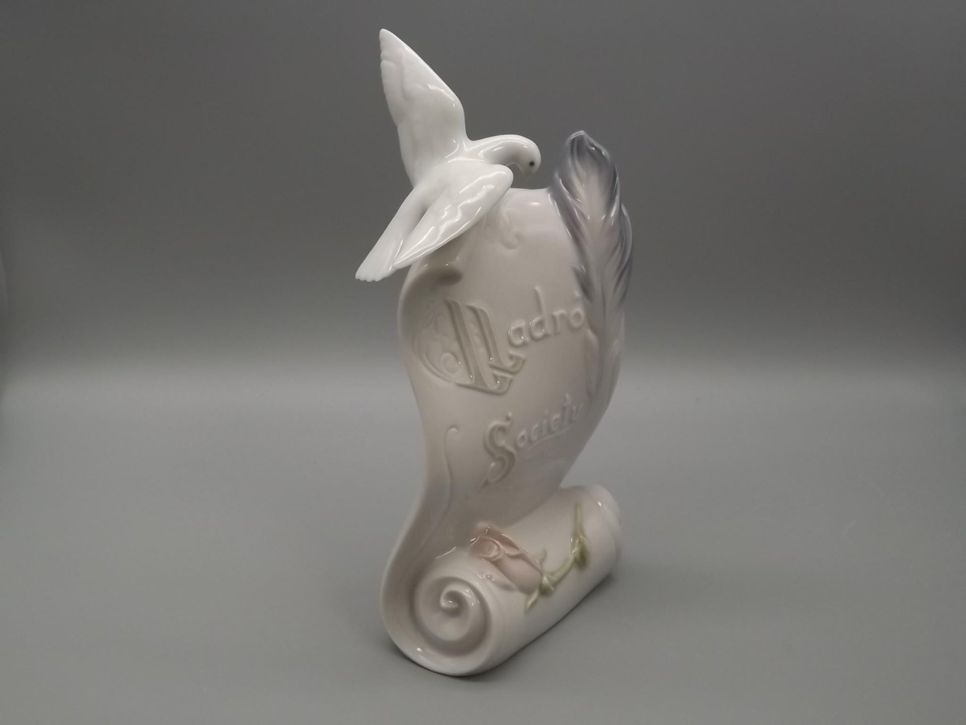 Vintage Lladro Society Figurine: Art Brings Us Together, Dove & Scroll #7767
