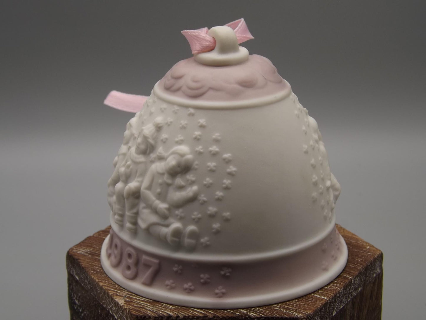 Vintage Lladro "Christmas Ornament Bell" Figurine #15458 (1987) with Box.