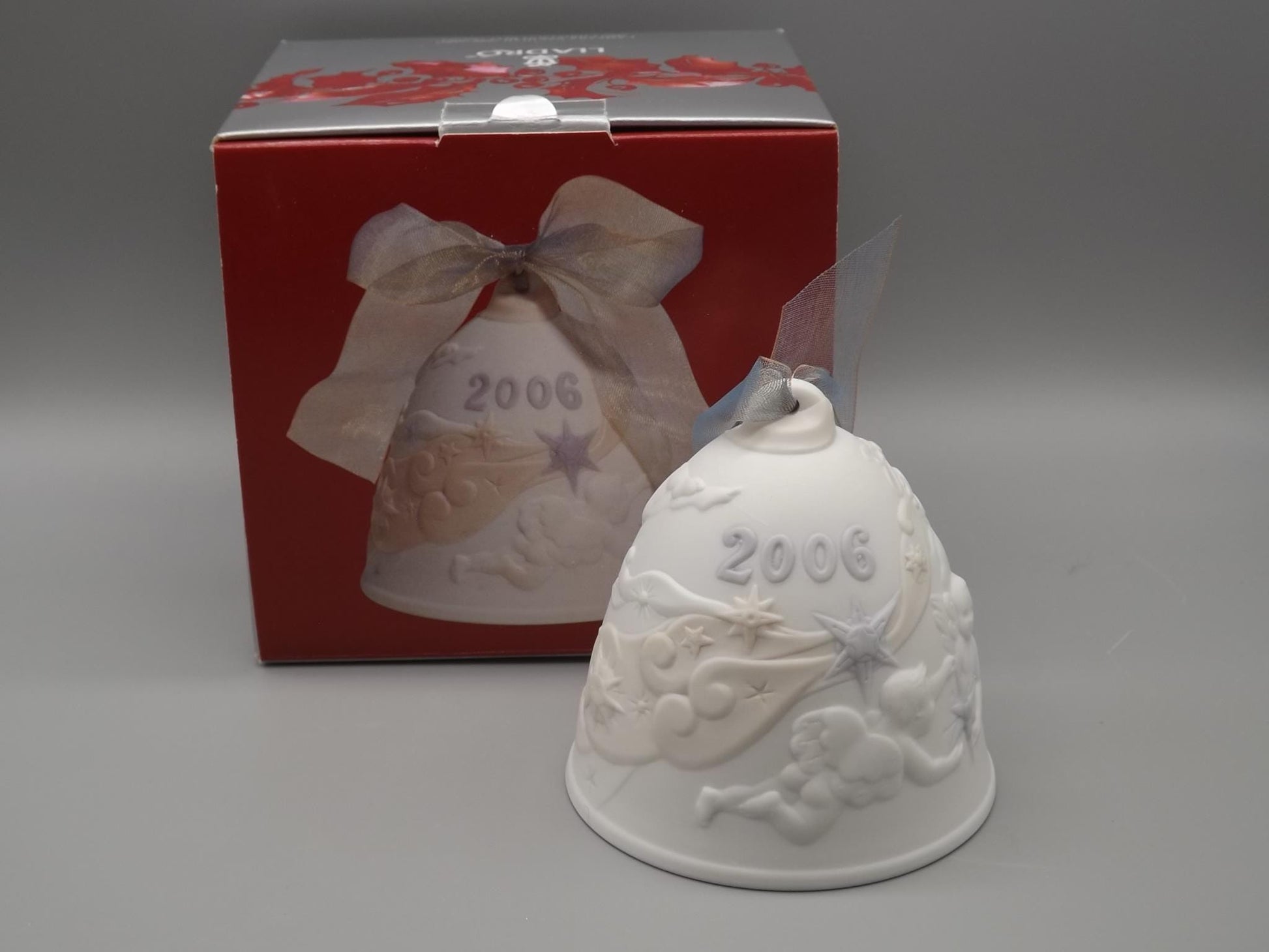 Vintage Lladro Christmas ornament bell Figurine #18222 with Box.