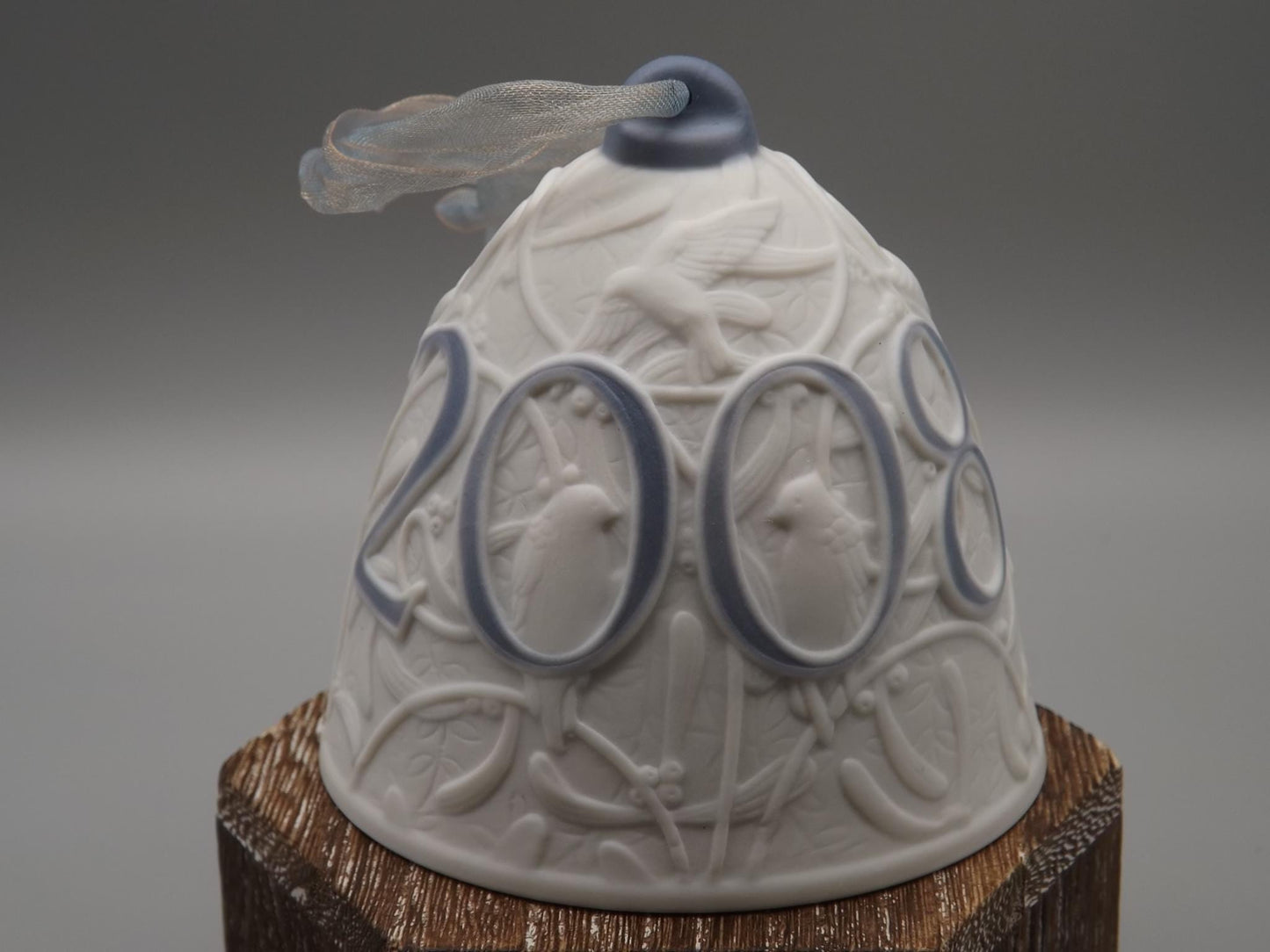 Vintage Lladro Christmas ornament bell Figurine #17617 with Box.