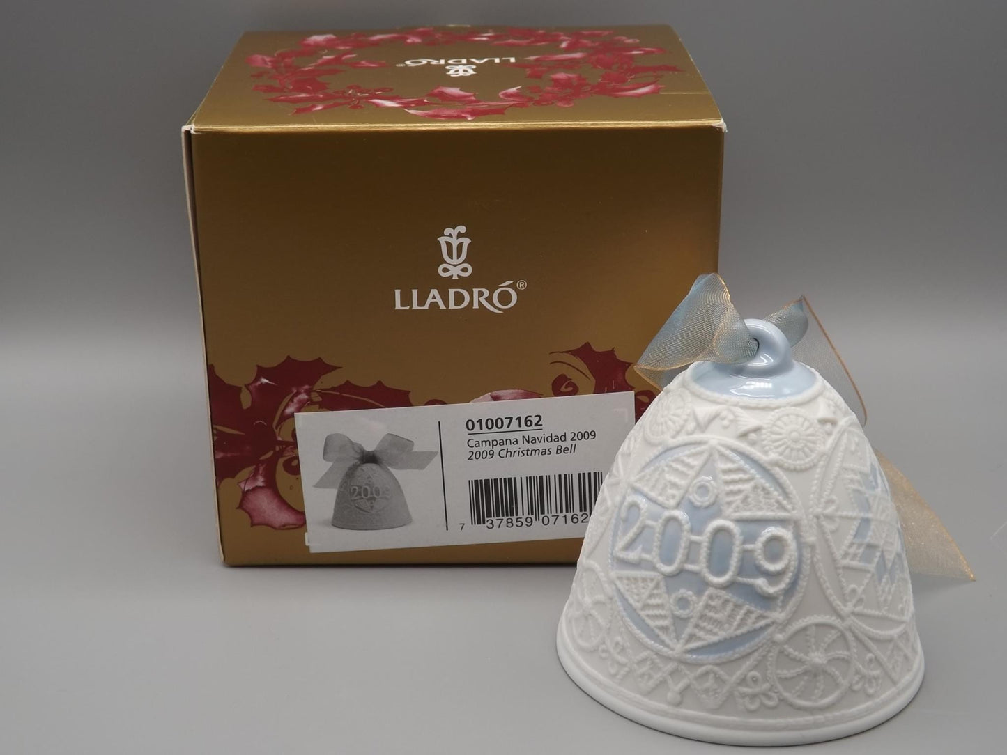 Vintage Lladro Christmas ornament bell Figurine #7162 with Box.