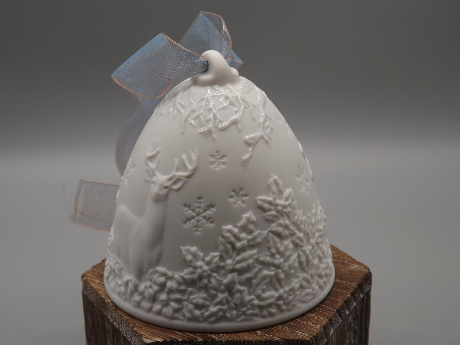 Vintage Lladro Christmas ornament bell Figurine #18348 with Box.