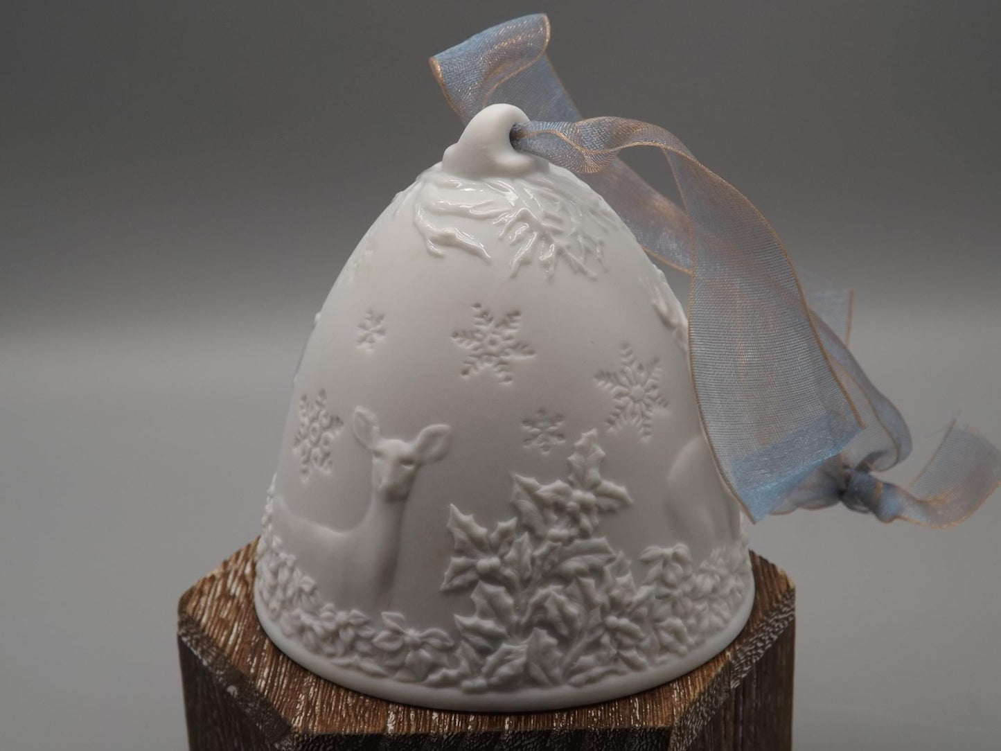 Vintage Lladro Christmas ornament bell Figurine #18348 with Box.