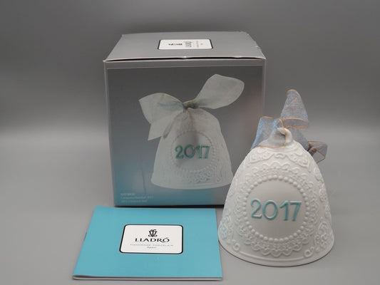 Vintage Lladro Christmas ornament bell Figurine #18426 with Box.