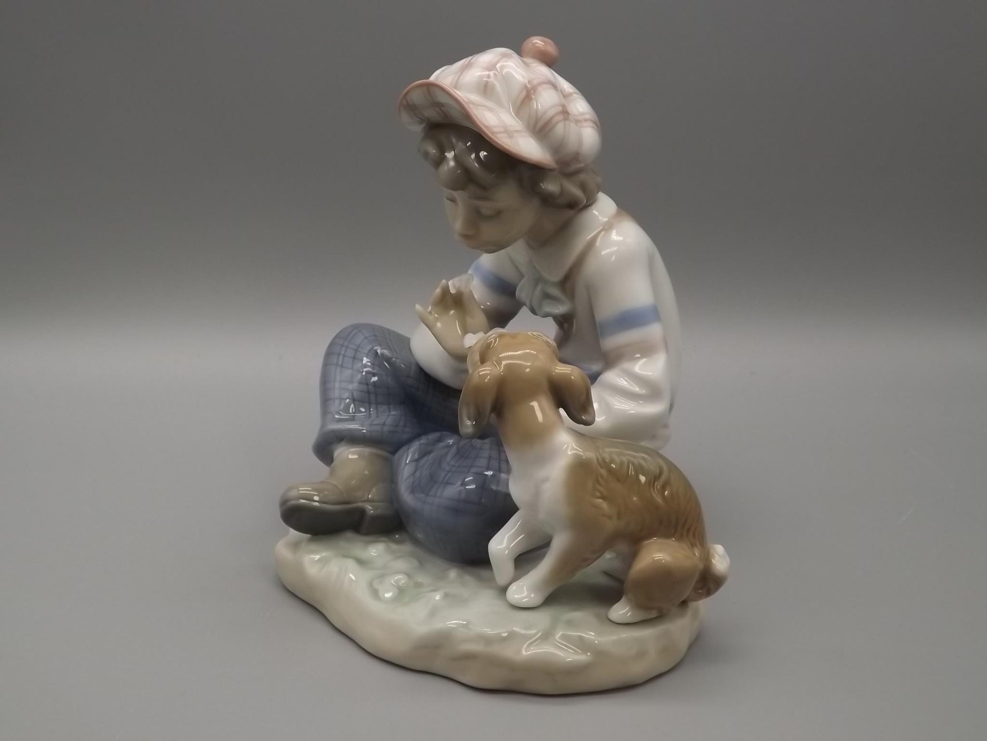 Vintage Lladro Figurine "I Hope She Does" #5450 - Boy with Daisy, Original Box