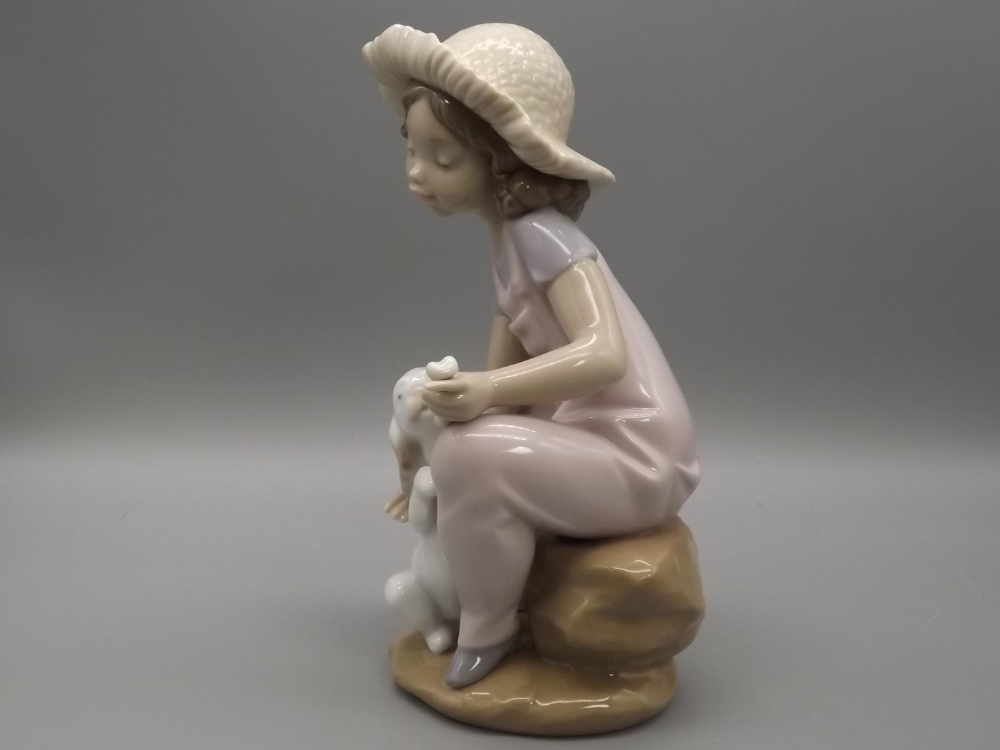 Vintage Lladro "Friends Forever" Figurine: Girl with her pet, #6680 (1999, with Box)