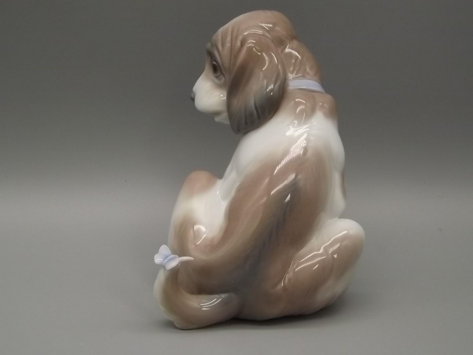 Vintage Lladro "Gentle Surprise" Figurine: Puppy with Butterfly, #6210 (1995 with Box)