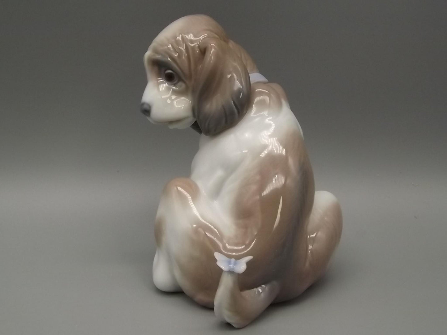 Vintage Lladro "Gentle Surprise" Figurine: Puppy with Butterfly, #6210 (1995 with Box)