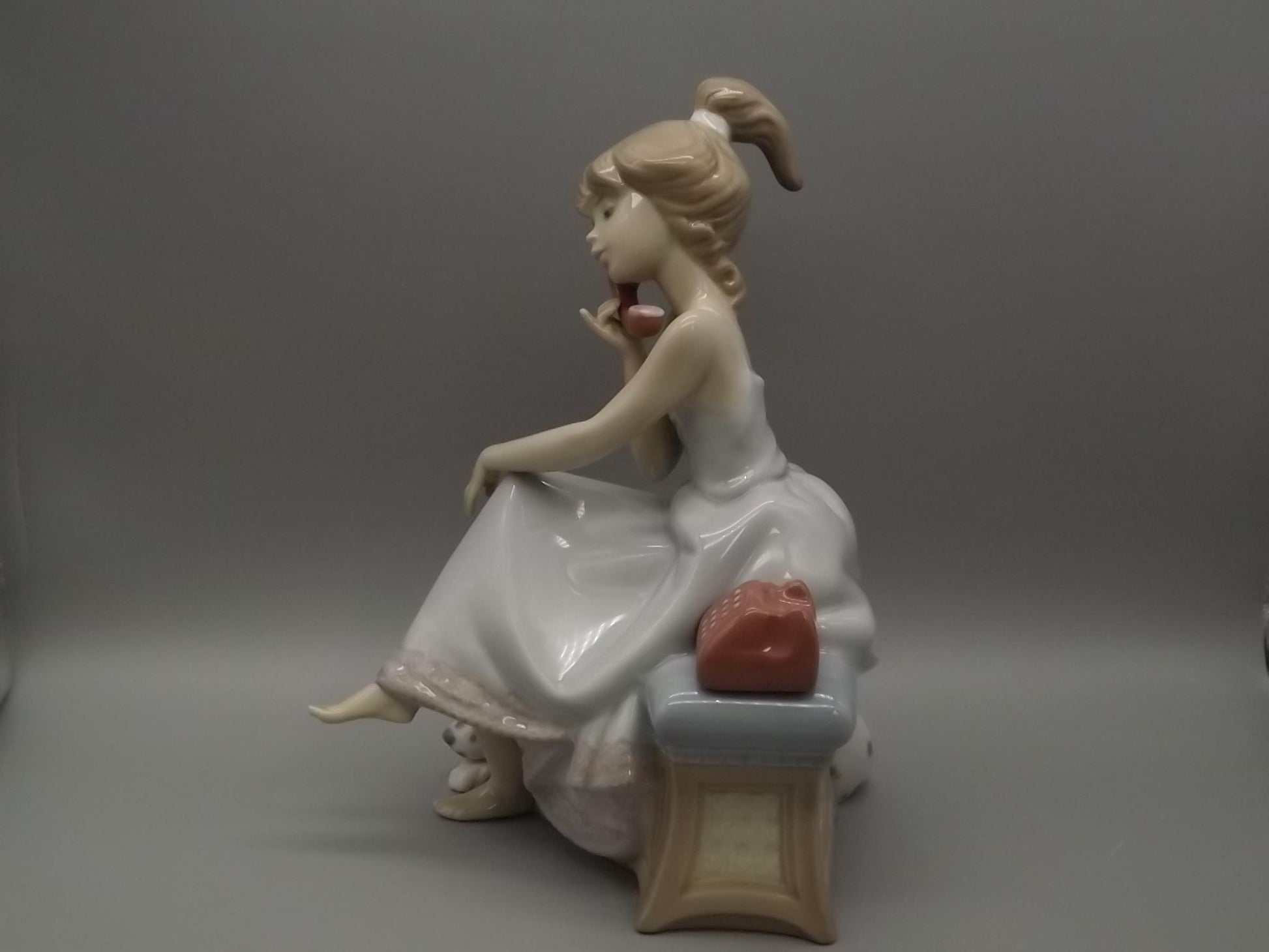 Vintage Lladro "Chit Chat" Figurine: Girl with Dog, #5466 (1988, with Box)