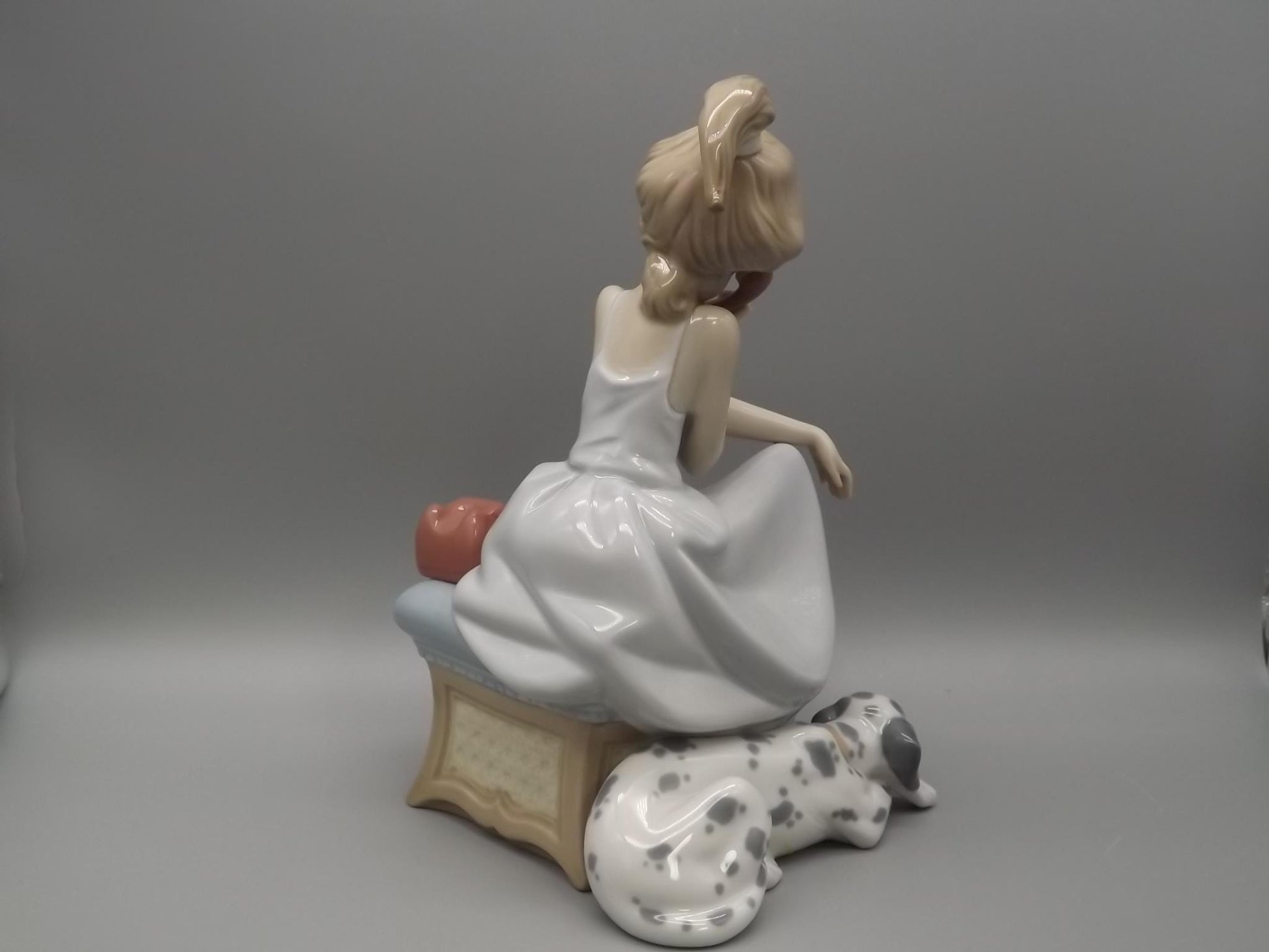Vintage Lladro "Chit Chat" Figurine: Girl with Dog, #5466 (1988, with Box)