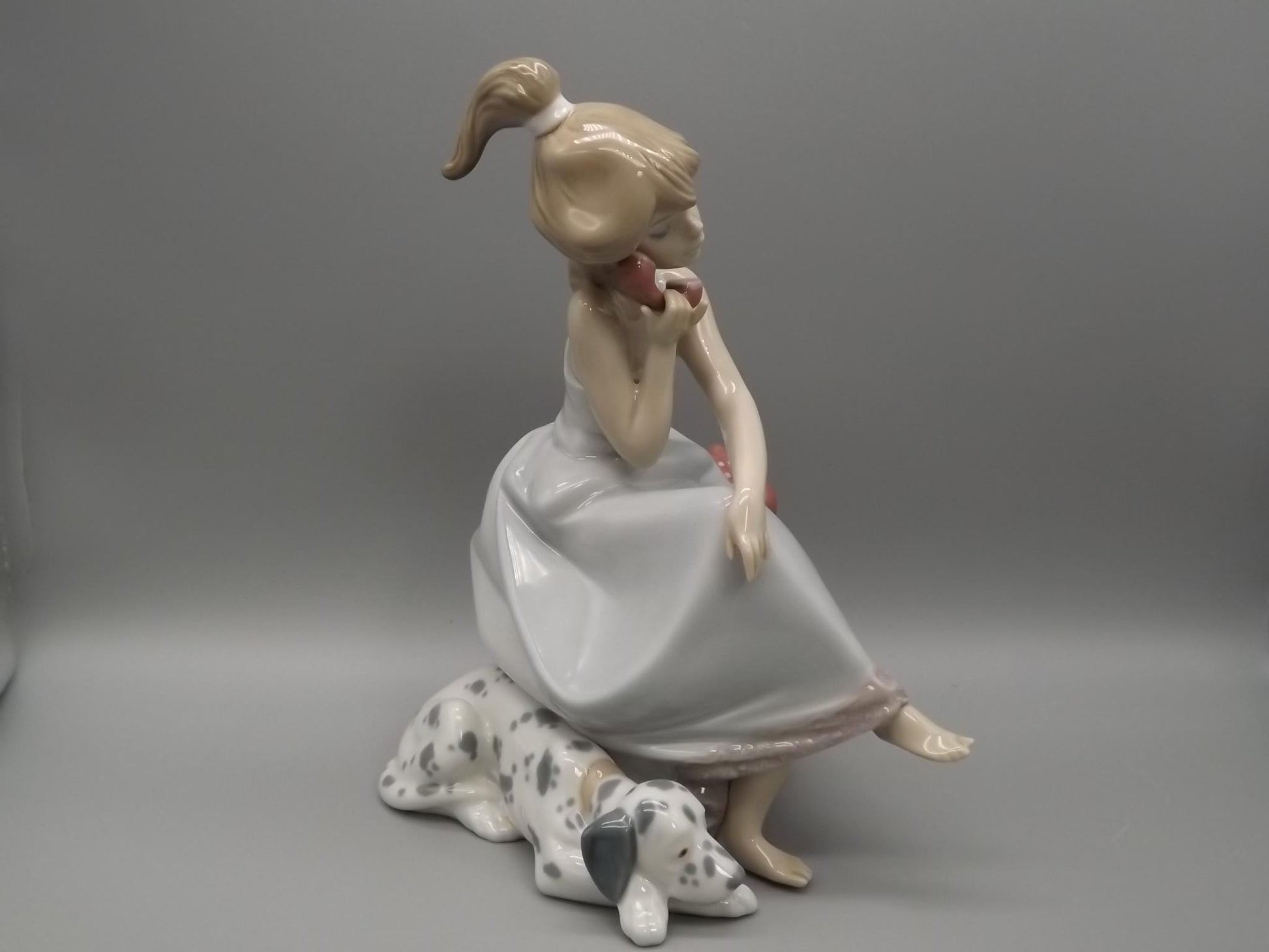 Vintage Lladro "Chit Chat" Figurine: Girl with Dog, #5466 (1988, with Box)