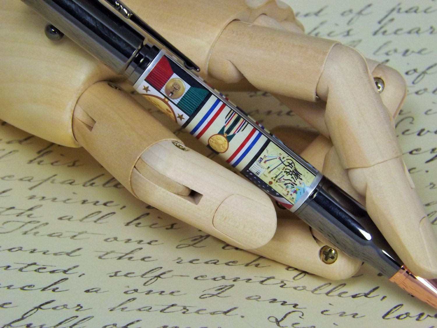 Handmade Bolt Action Pen, Gun Metal mechanism with a Gulf war campaign body. Perfect for the Veteran. This is a stunning military momento.