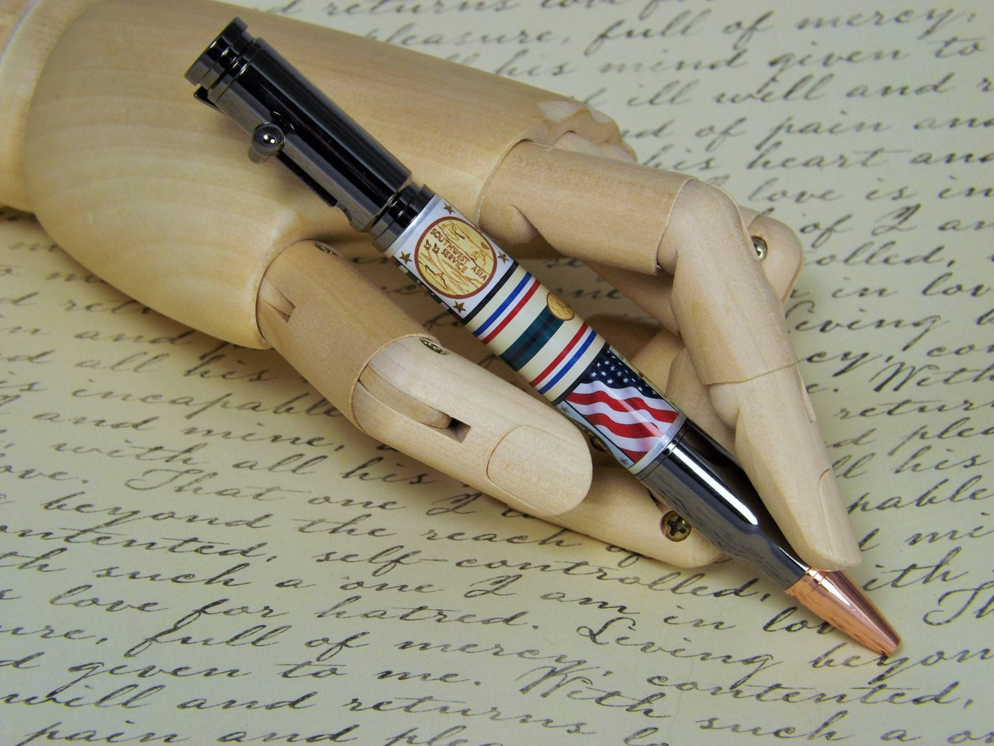 Handmade Bolt Action Pen, Gun Metal mechanism with a Gulf war campaign body. Perfect for the Veteran. This is a stunning military momento.