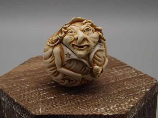 Harmony Kingdom Hilda Witch Figurine: Roly Poly Treasure Jest