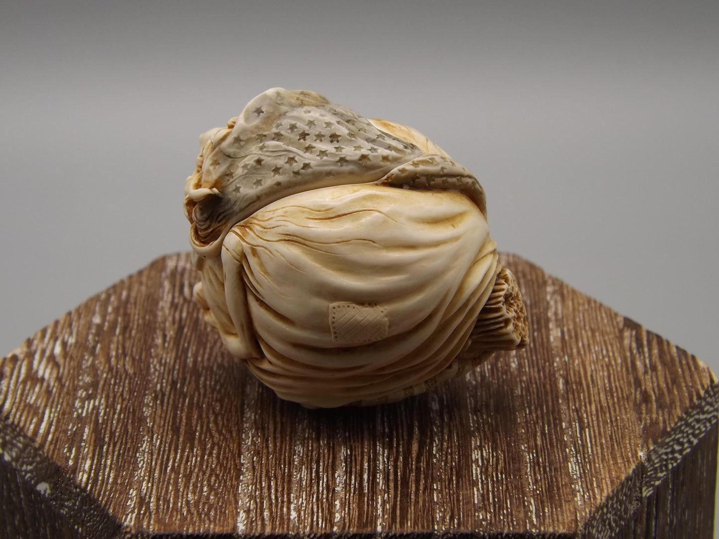 Harmony Kingdom Hilda Witch Figurine: Roly Poly Treasure Jest