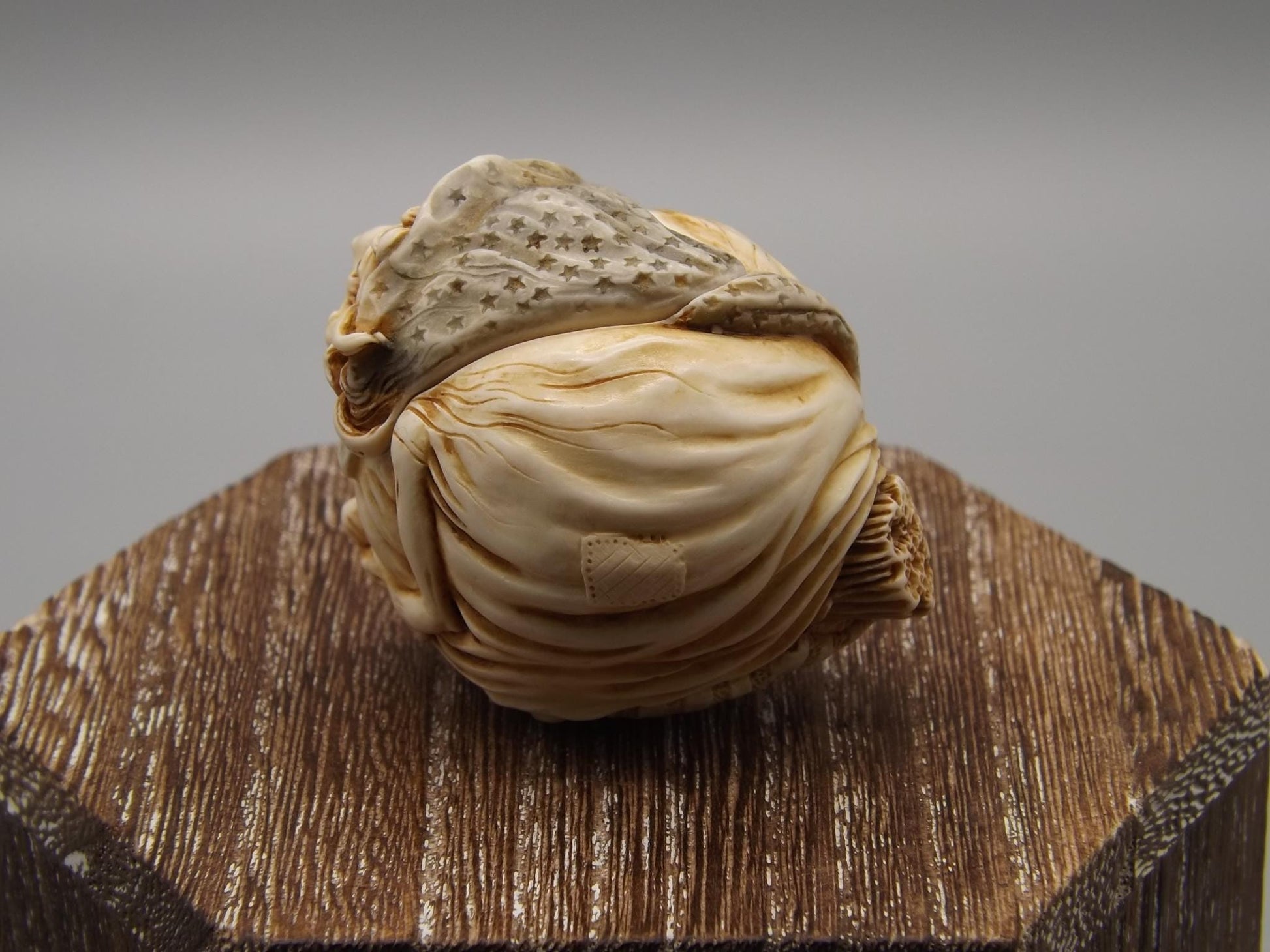 Harmony Kingdom Hilda Witch Figurine: Roly Poly Treasure Jest