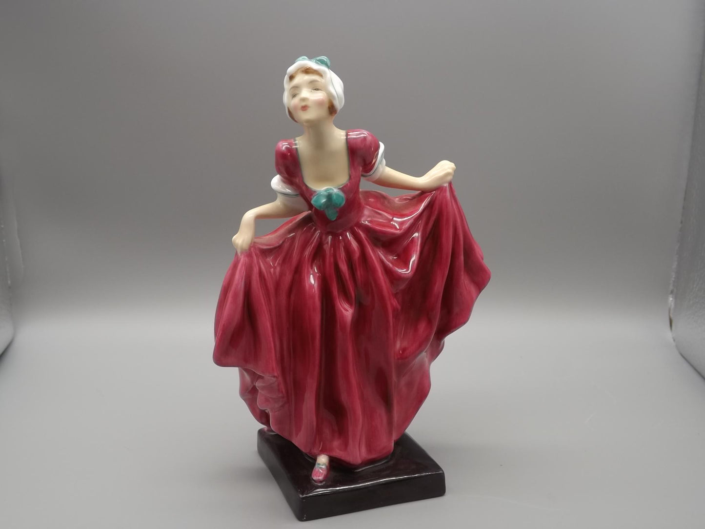 Vintage Royal Doulton Figurine: "Delight" HN 1772, Hand-Decorated