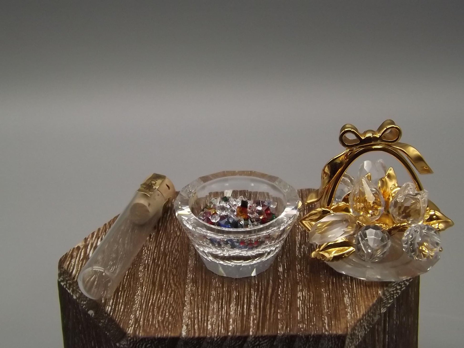 Vintage 2004 Swarovski Crystal Memories Flower Basket Figurine with Box