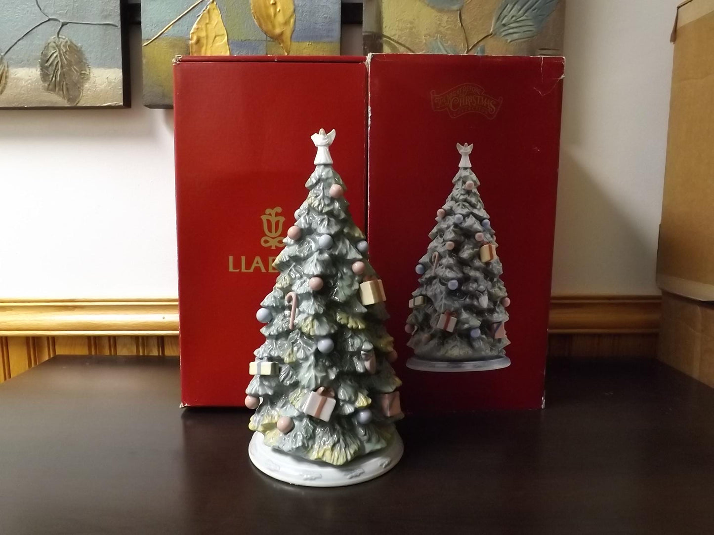 Vintage Lladro "Christmas is Here" Figurine #6670 (2000) with Box. Damaged wing.