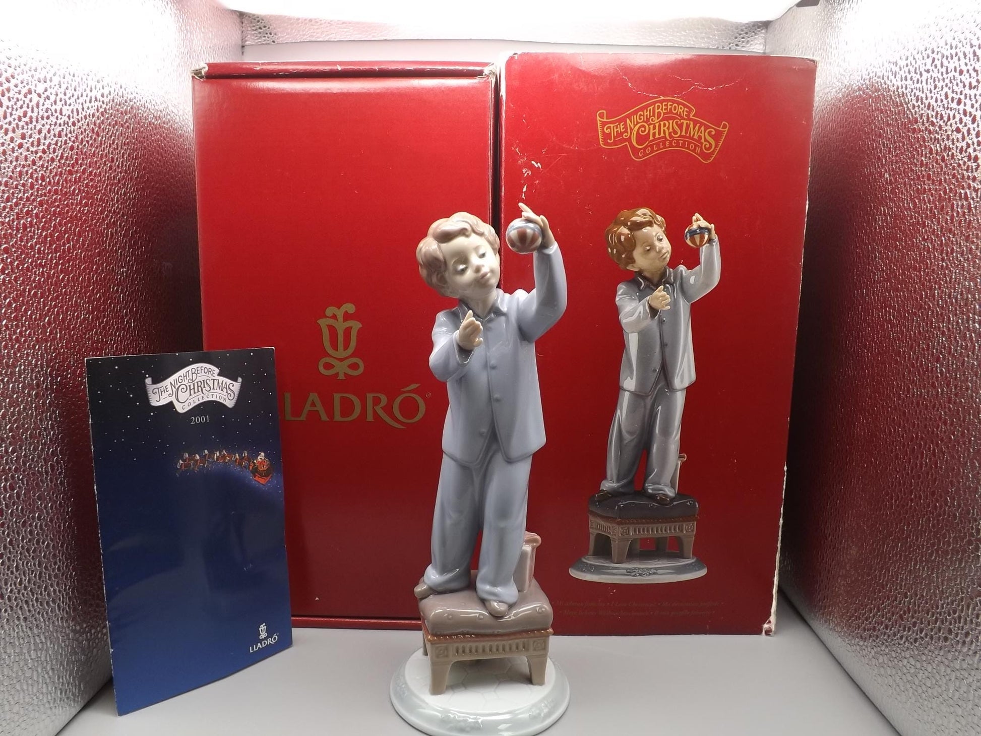 Vintage Lladro "I Love Christmas" Figurine #6672 (2000) with Box.