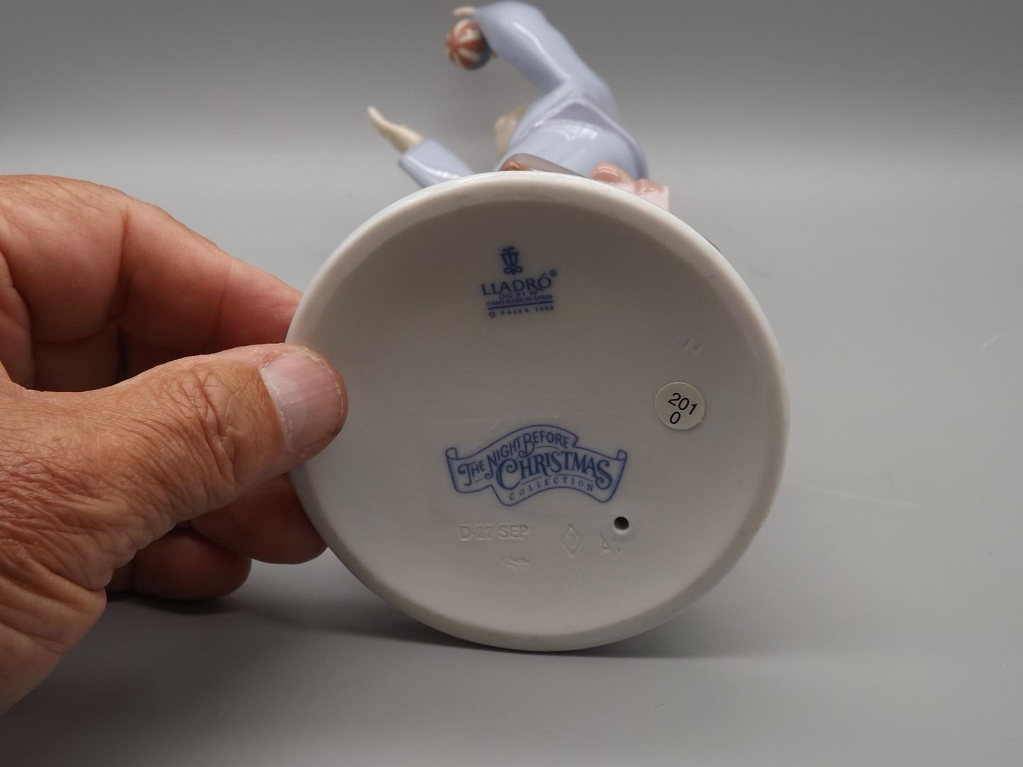 Vintage Lladro "I Love Christmas" Figurine #6672 (2000) with Box.