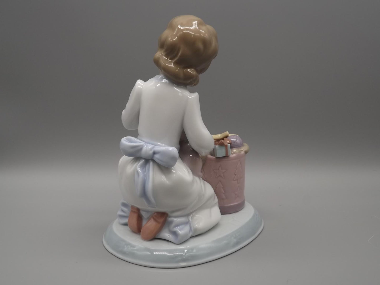 Vintage Lladro "Ringing in the Season" Figurine #6671 (2000) with Box.