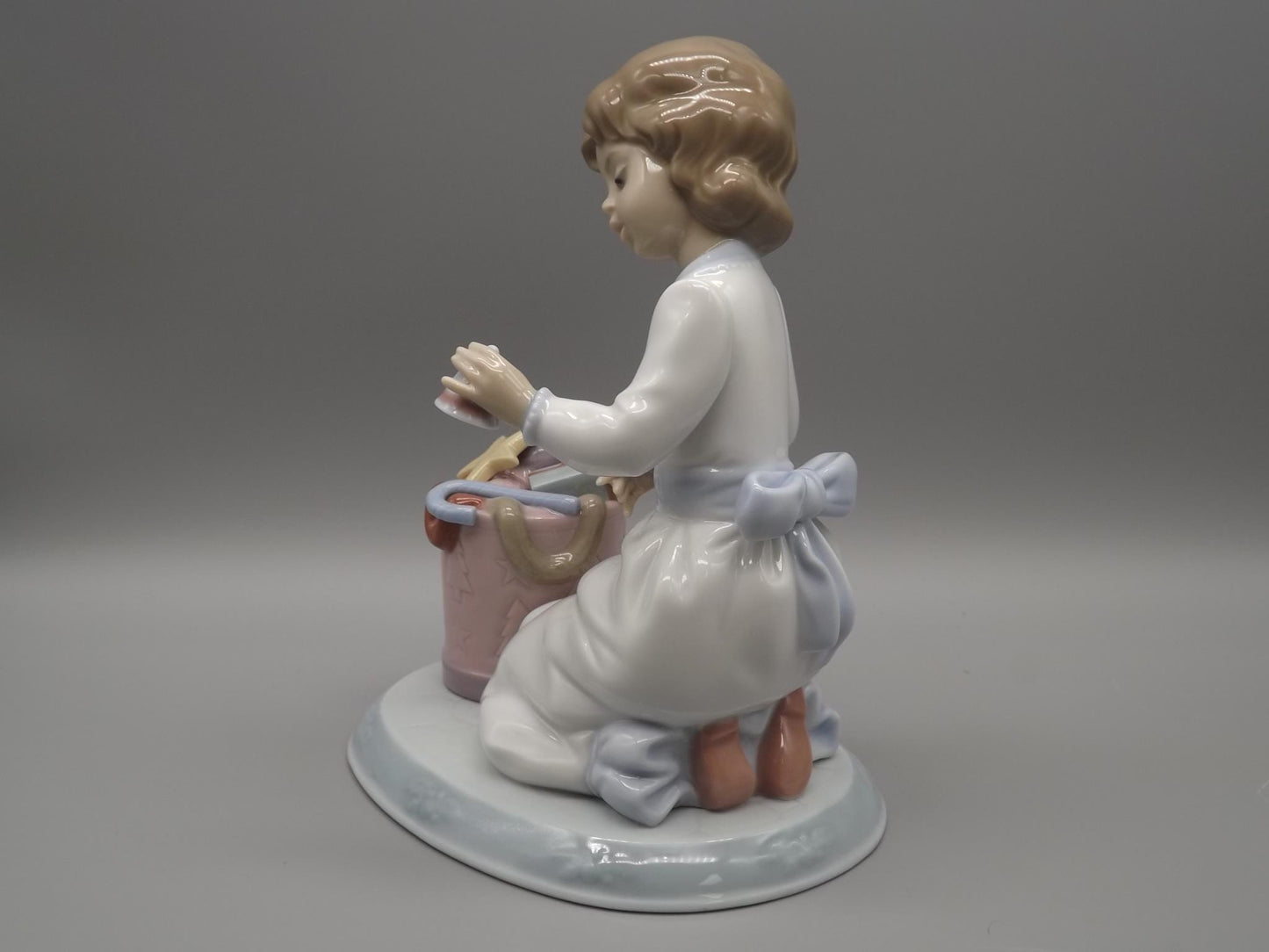Vintage Lladro "Ringing in the Season" Figurine #6671 (2000) with Box.
