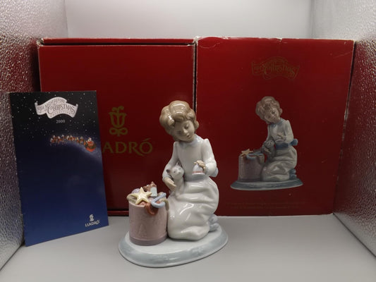 Vintage Lladro "Ringing in the Season" Figurine #6671 (2000) with Box.