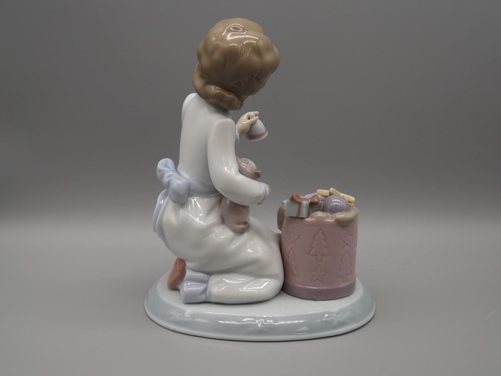 Vintage Lladro "Ringing in the Season" Figurine #6671 (2000) with Box.