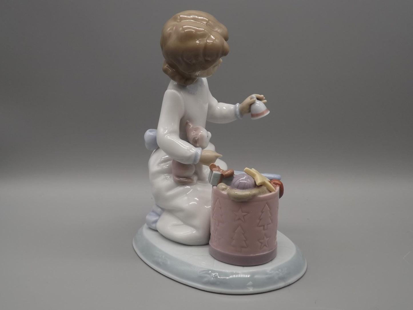 Vintage Lladro "Ringing in the Season" Figurine #6671 (2000) with Box.