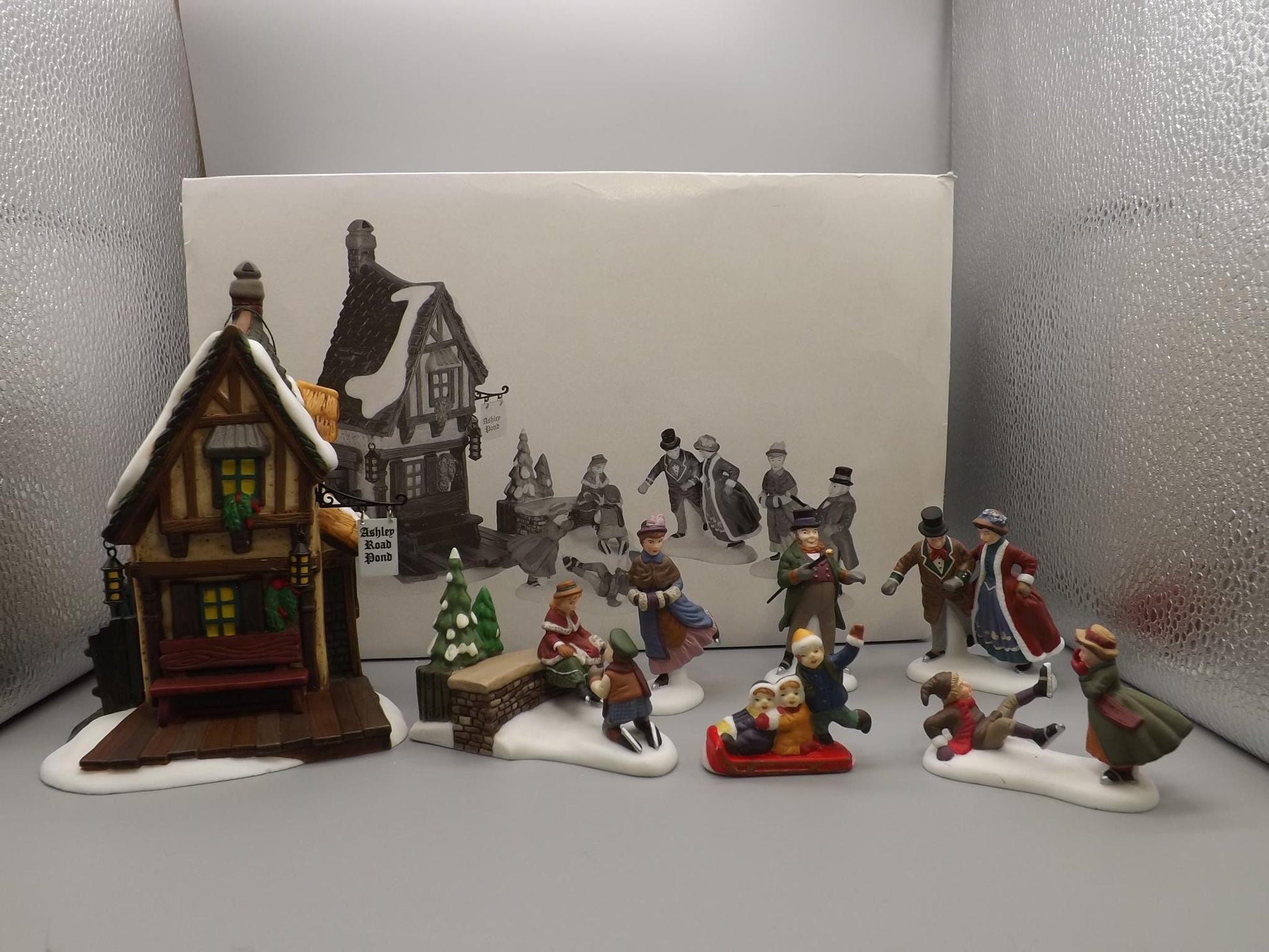 Vintage Heritage Village Collection Ashley Pond Skating Party yuletide decoration