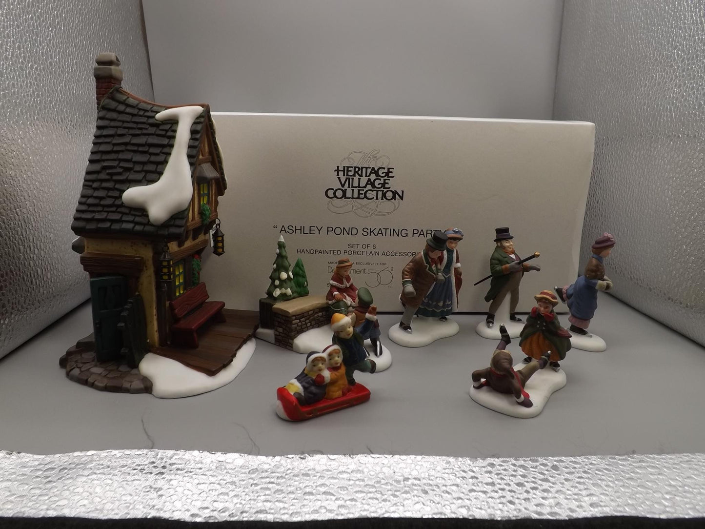 Vintage Heritage Village Collection Ashley Pond Skating Party yuletide decoration