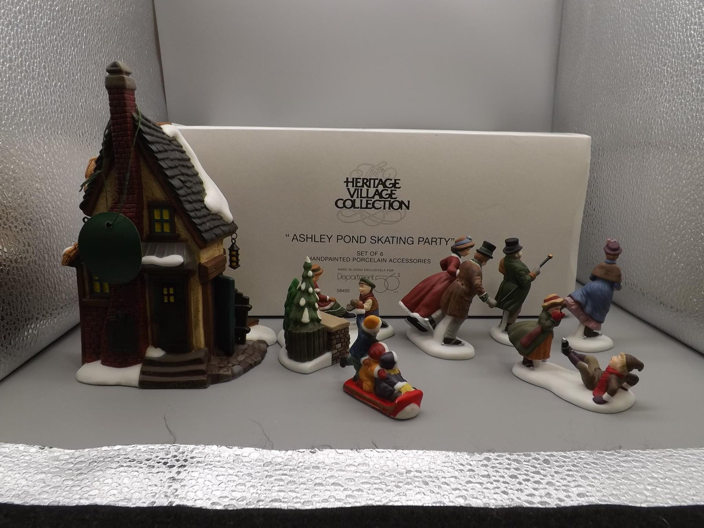 Vintage Heritage Village Collection Ashley Pond Skating Party yuletide decoration
