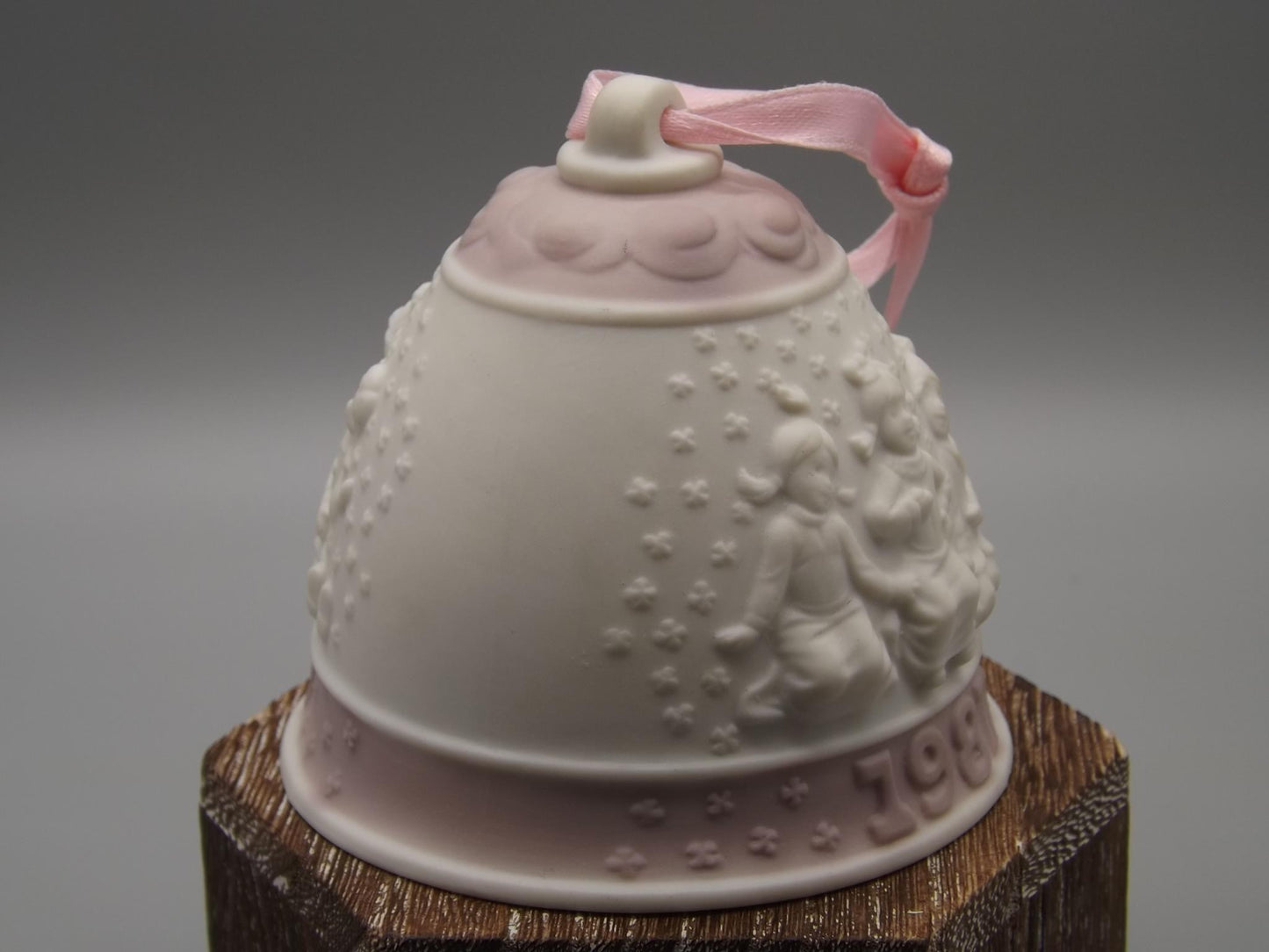 Vintage Lladro "Christmas Ornament Bell" Figurine #15458 (1987) with Box.