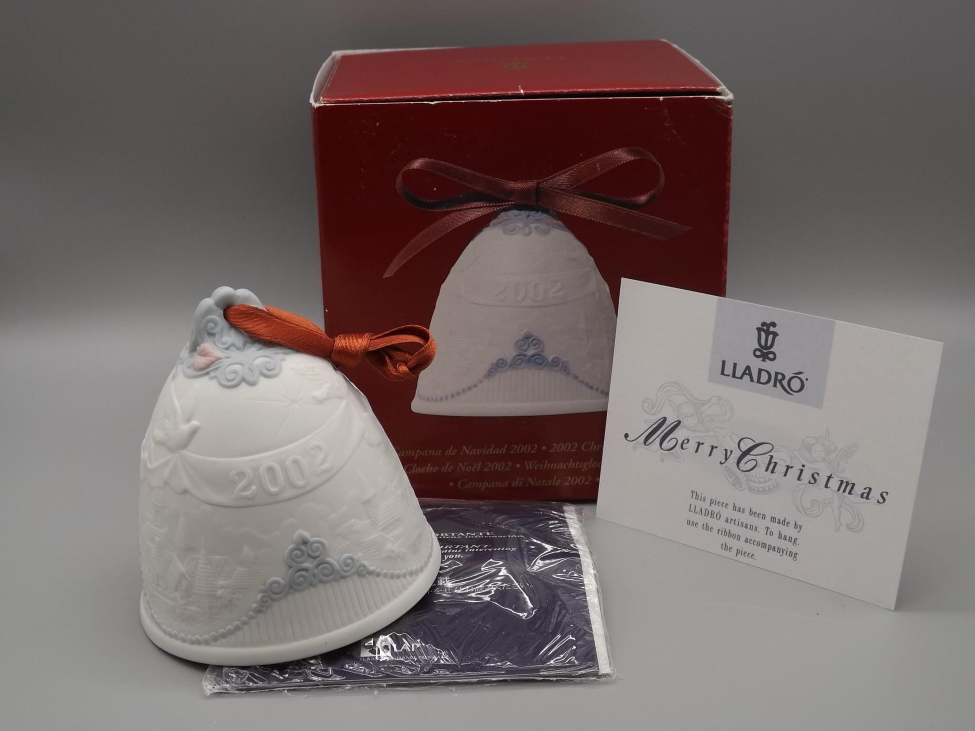 Vintage Lladro Christmas ornament bell Figurine #16723 (2002) with Box.